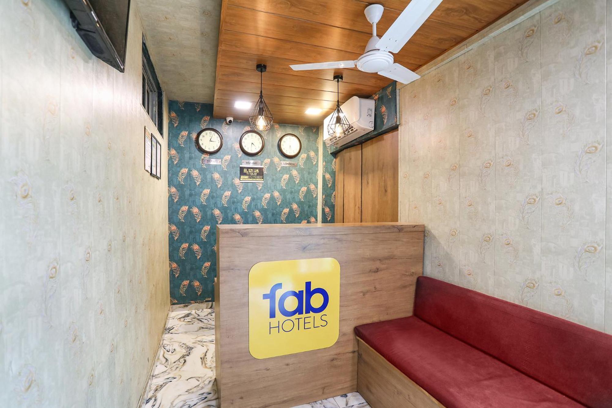 Fabexpress Aksa - Nr Kokilaben Hotel Mumbai