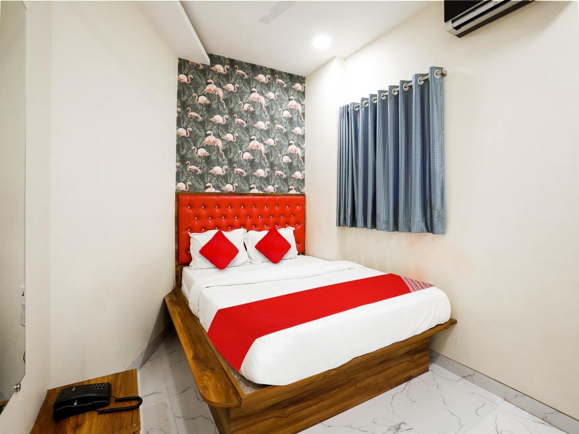 O King Residency Near Bharat Talkies Hotel 4*