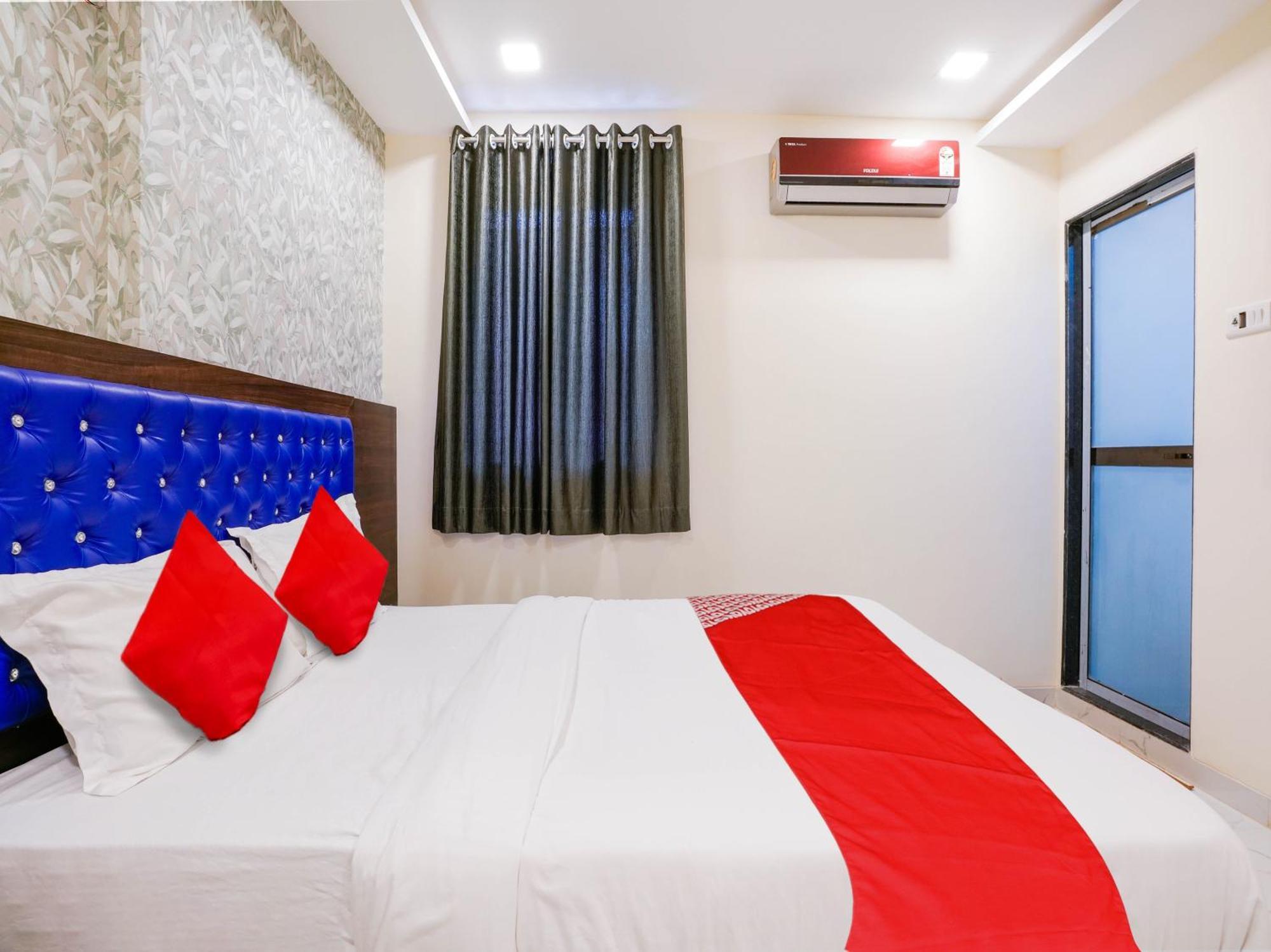 Hotel O King Residency Near Bharat Talkies 4*