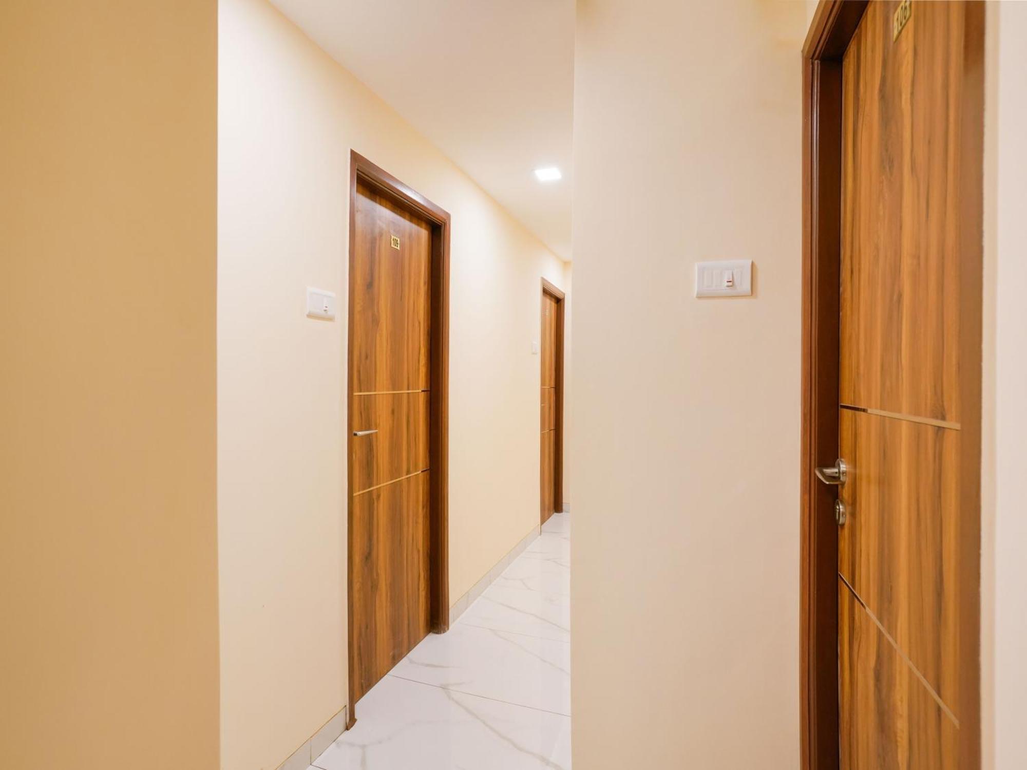 Hotel O King Residency Near Bharat Talkies 4*