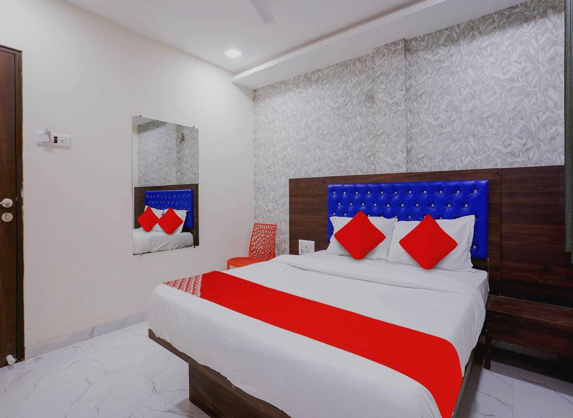Hotel O King Residency Near Bharat Talkies 4*