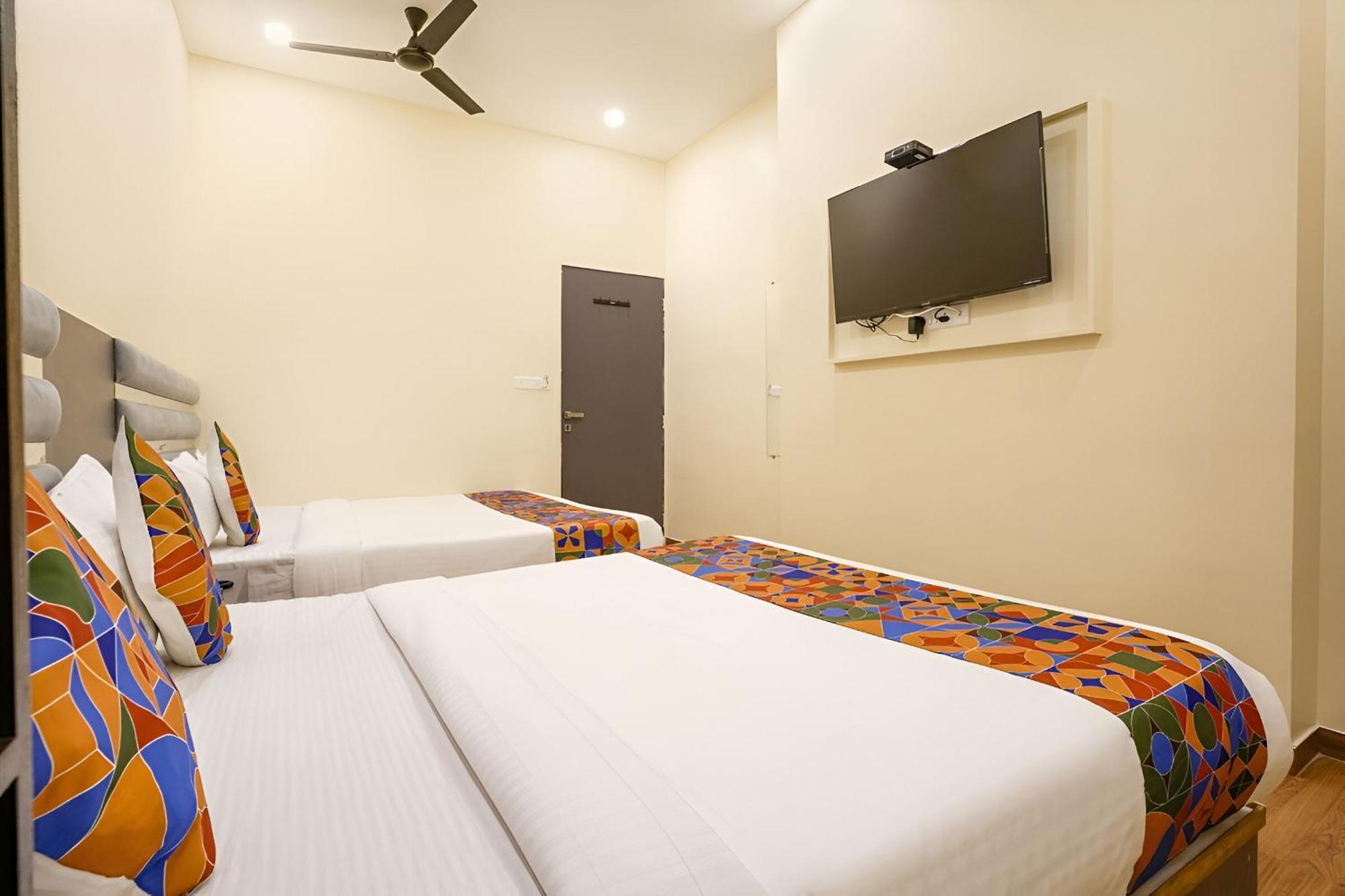 Glitz Freedom International Hotel