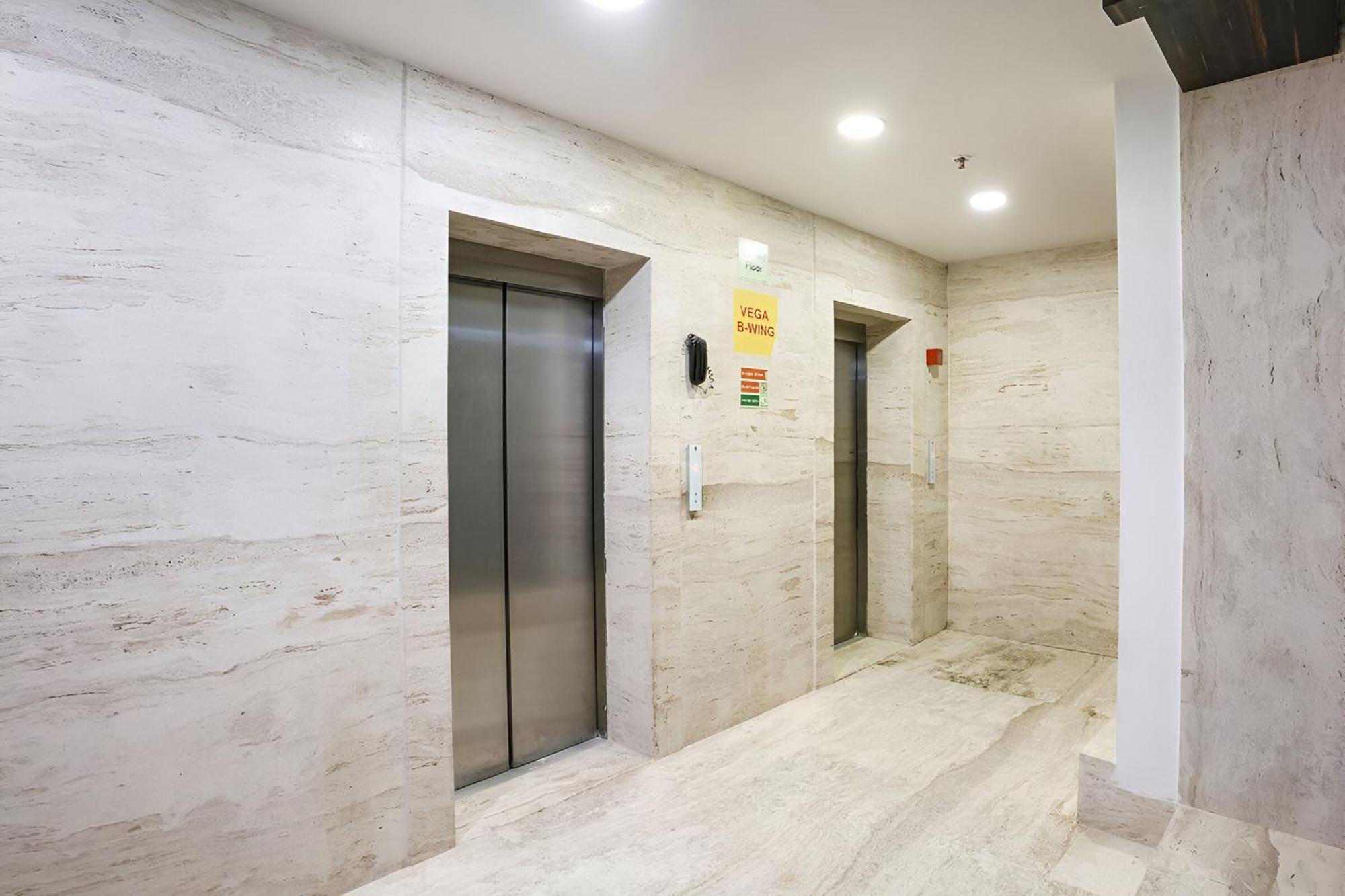 Hotel Glitz Freedom International Mumbai