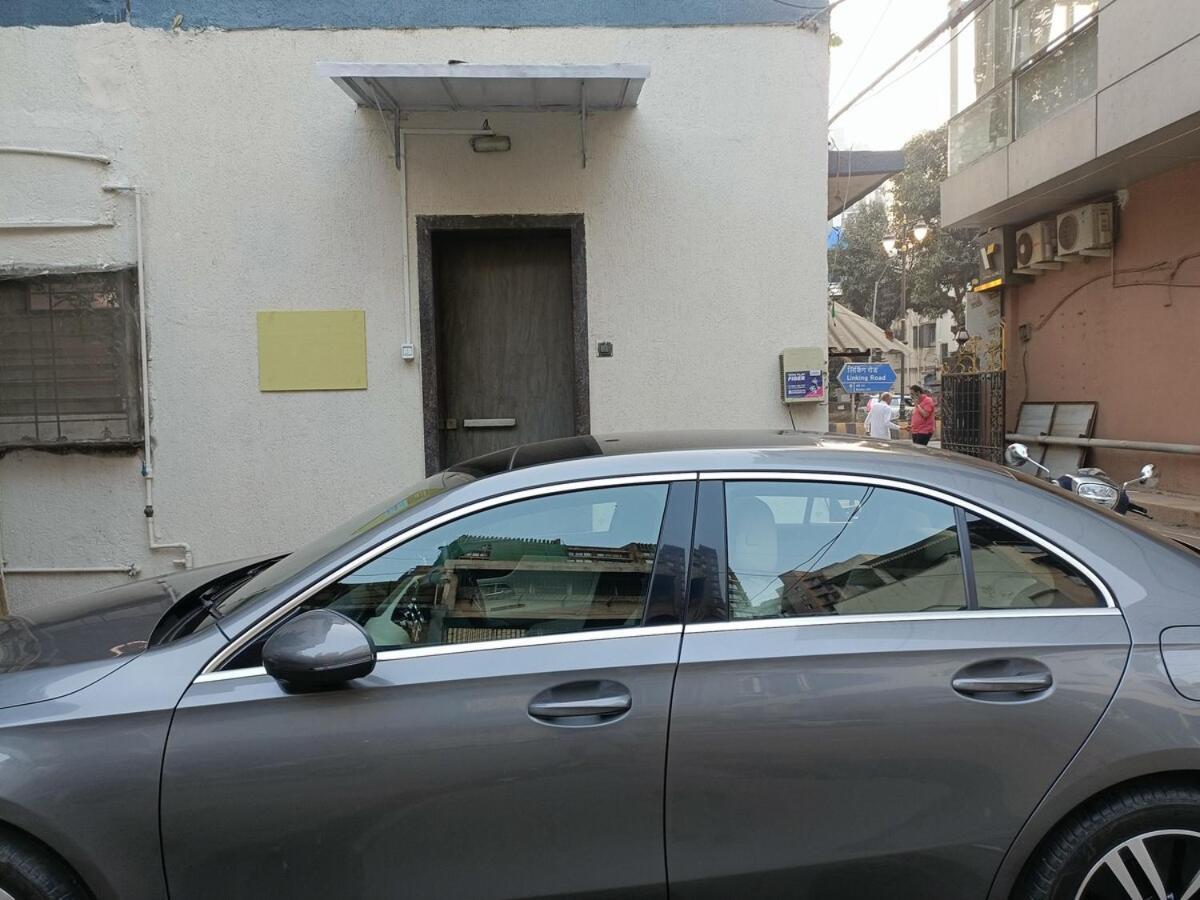 Cool And Awesome Apartment Mumbai
