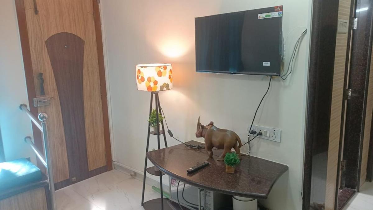 Private 1 Bedroom Cosy Nr Vivanta Malad West