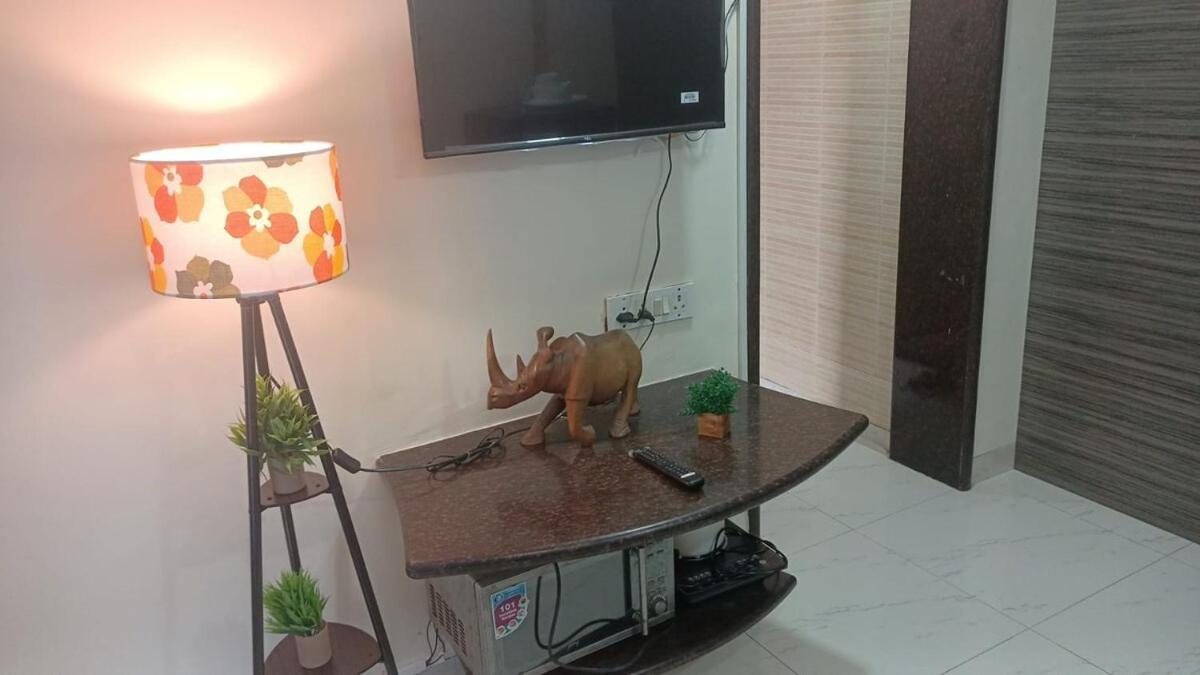 Private 1 Bedroom Cosy Nr Vivanta Malad West * Mumbai