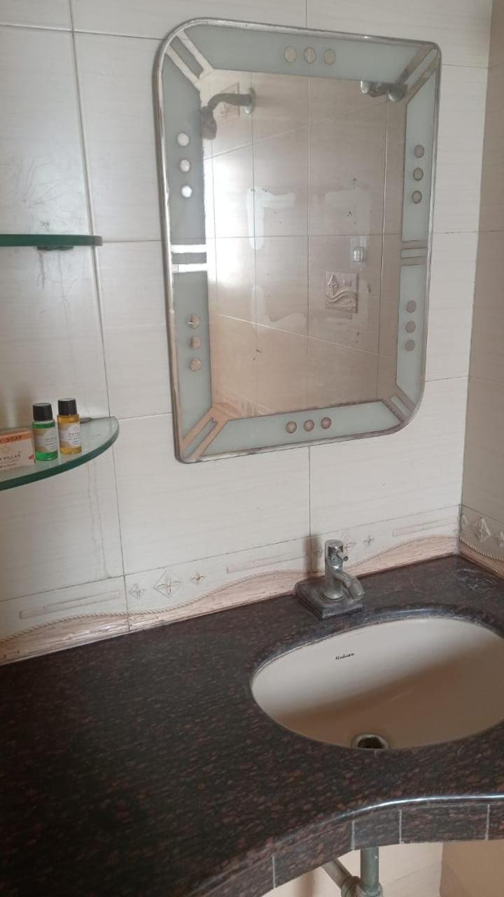 Private 1 Bedroom Cosy Nr Vivanta Malad West Apartment Mumbai
