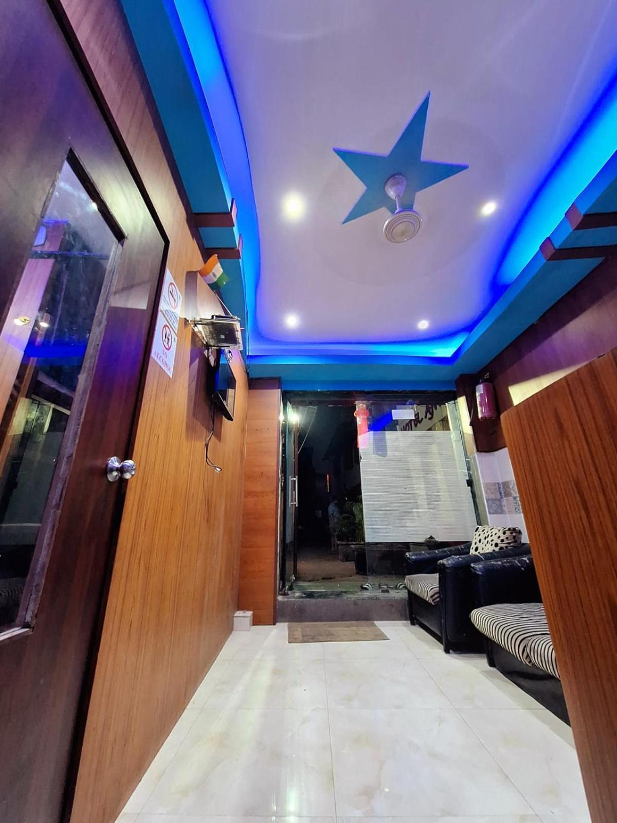 Neon Nest Suits Asalpha Metro Mumbai