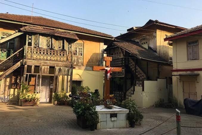 Hidden Gem With Pvt Terrace Bandra Apartment