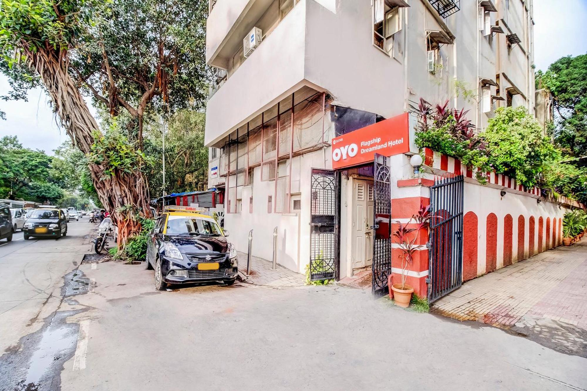 Hotel Super Oyo Dreamland Mumbai