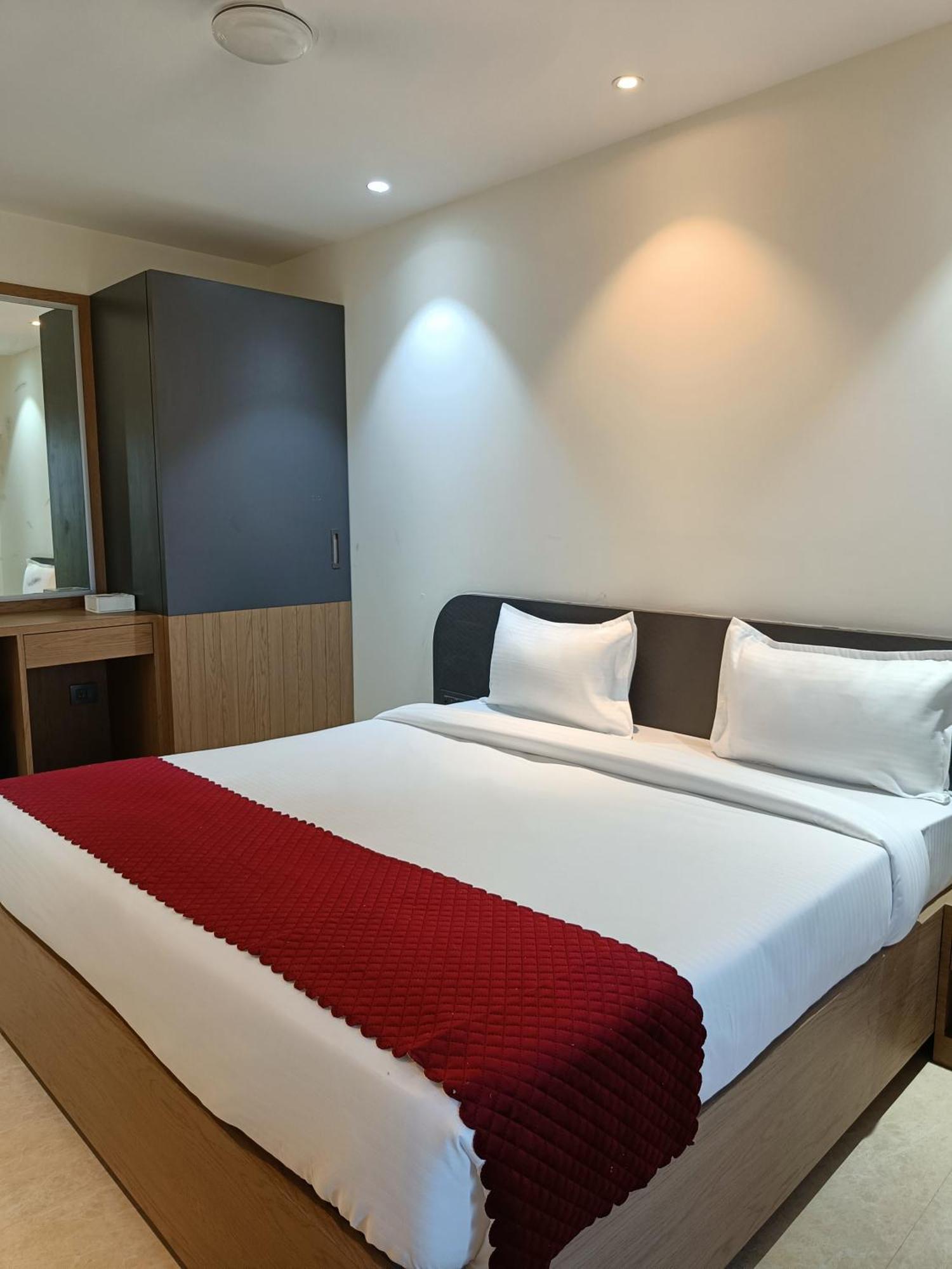 Hsquare Andheri West Hotel Mumbai