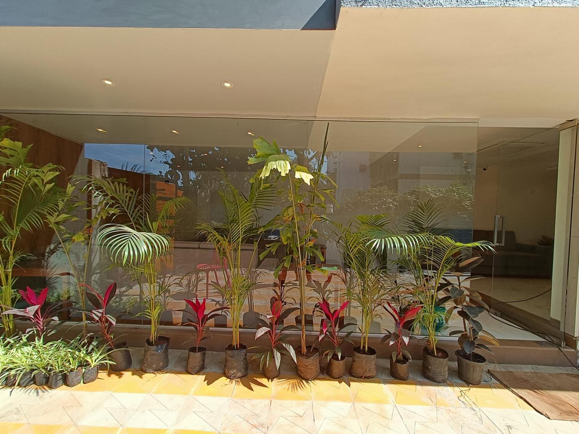 Hsquare Andheri West Hotel