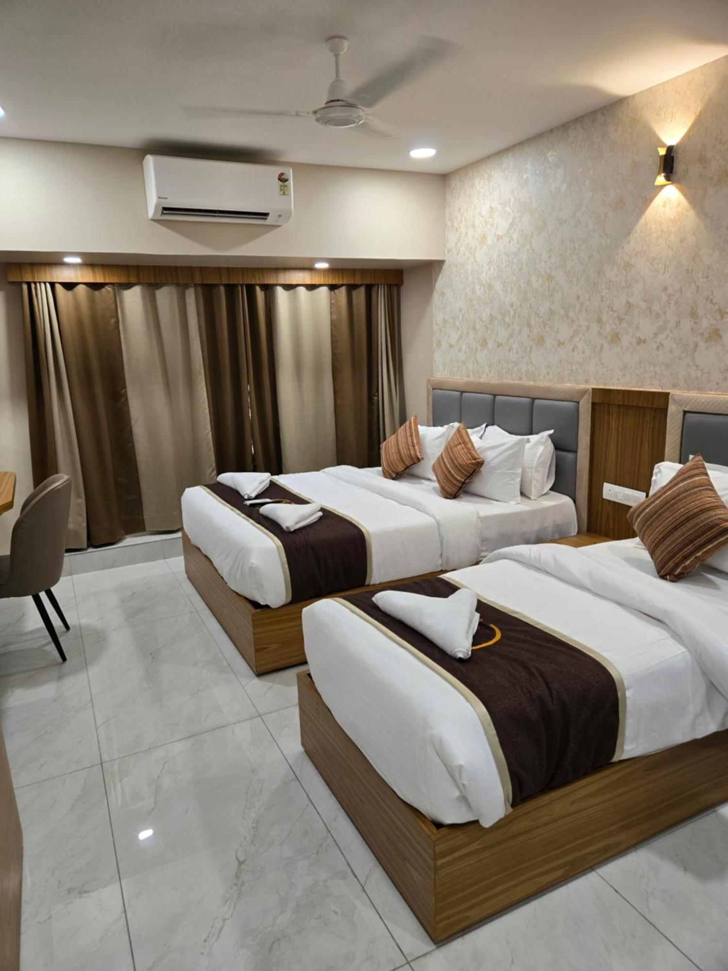 Hotel Galaxy Bkc