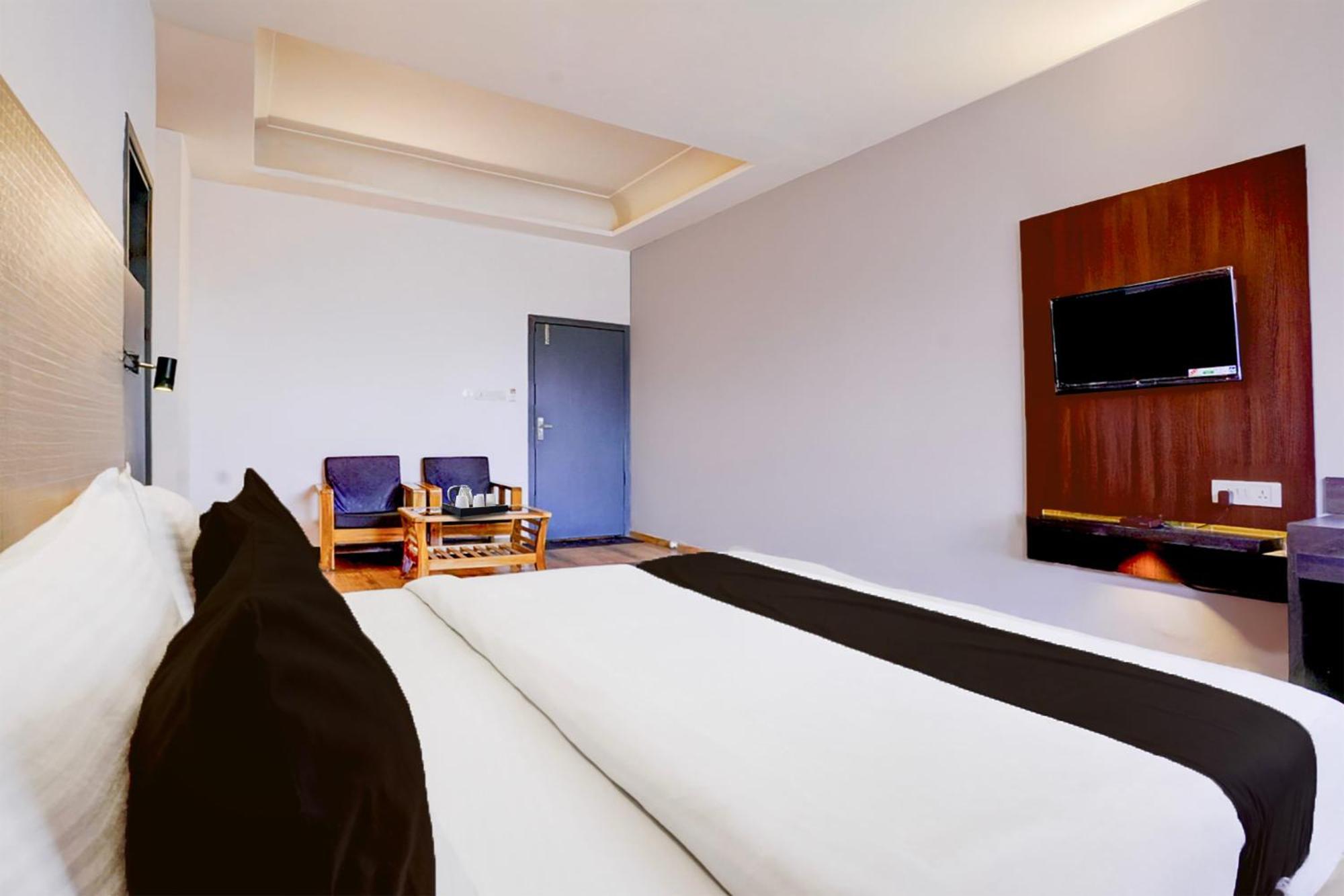 Hotel Super Townhouse Exhibition Centre Goregaon Mumbai