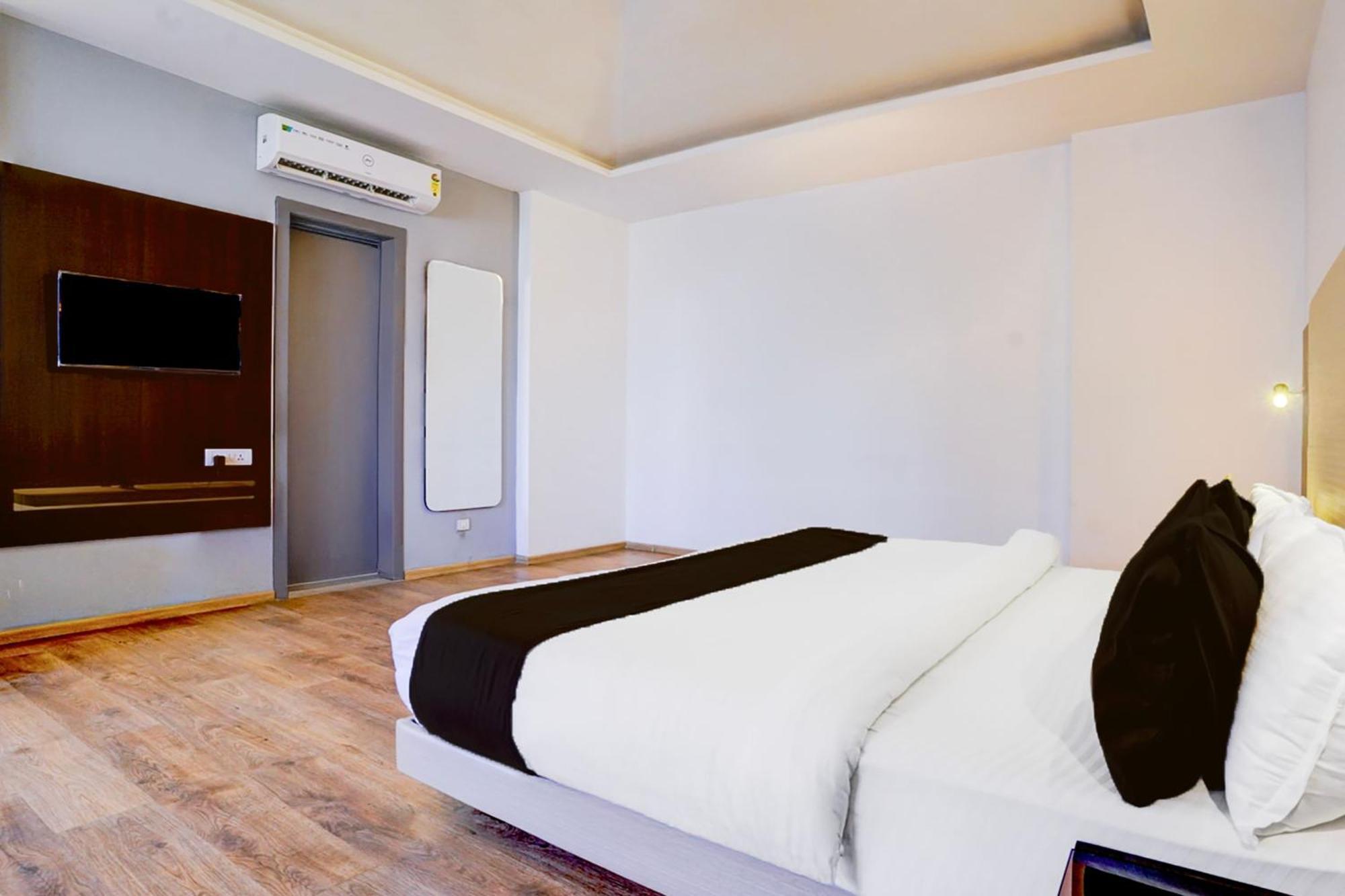 Super Townhouse Exhibition Centre Goregaon