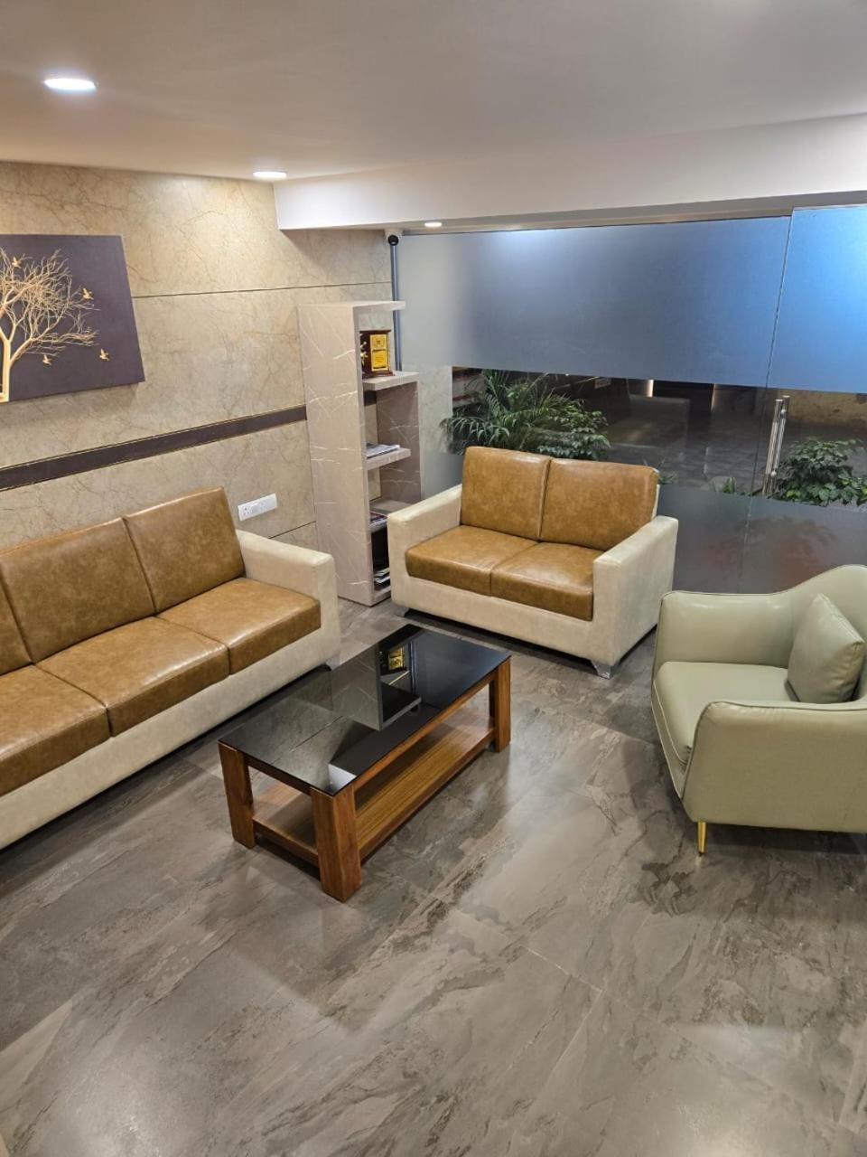 Hotel Galaxy Bkc