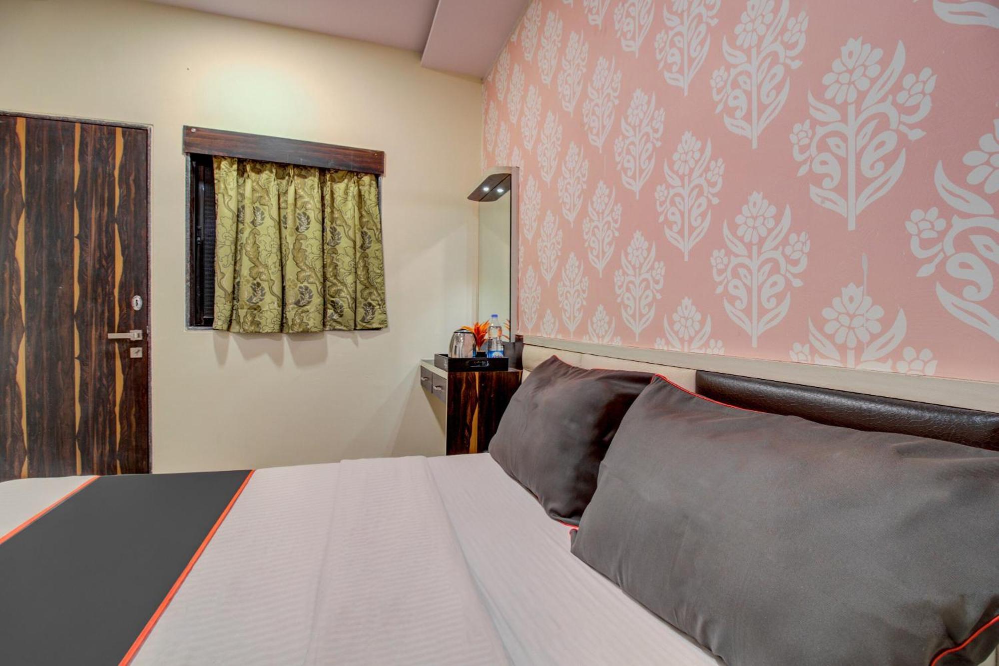Hotel Collection O Golden Tulipz Boutique