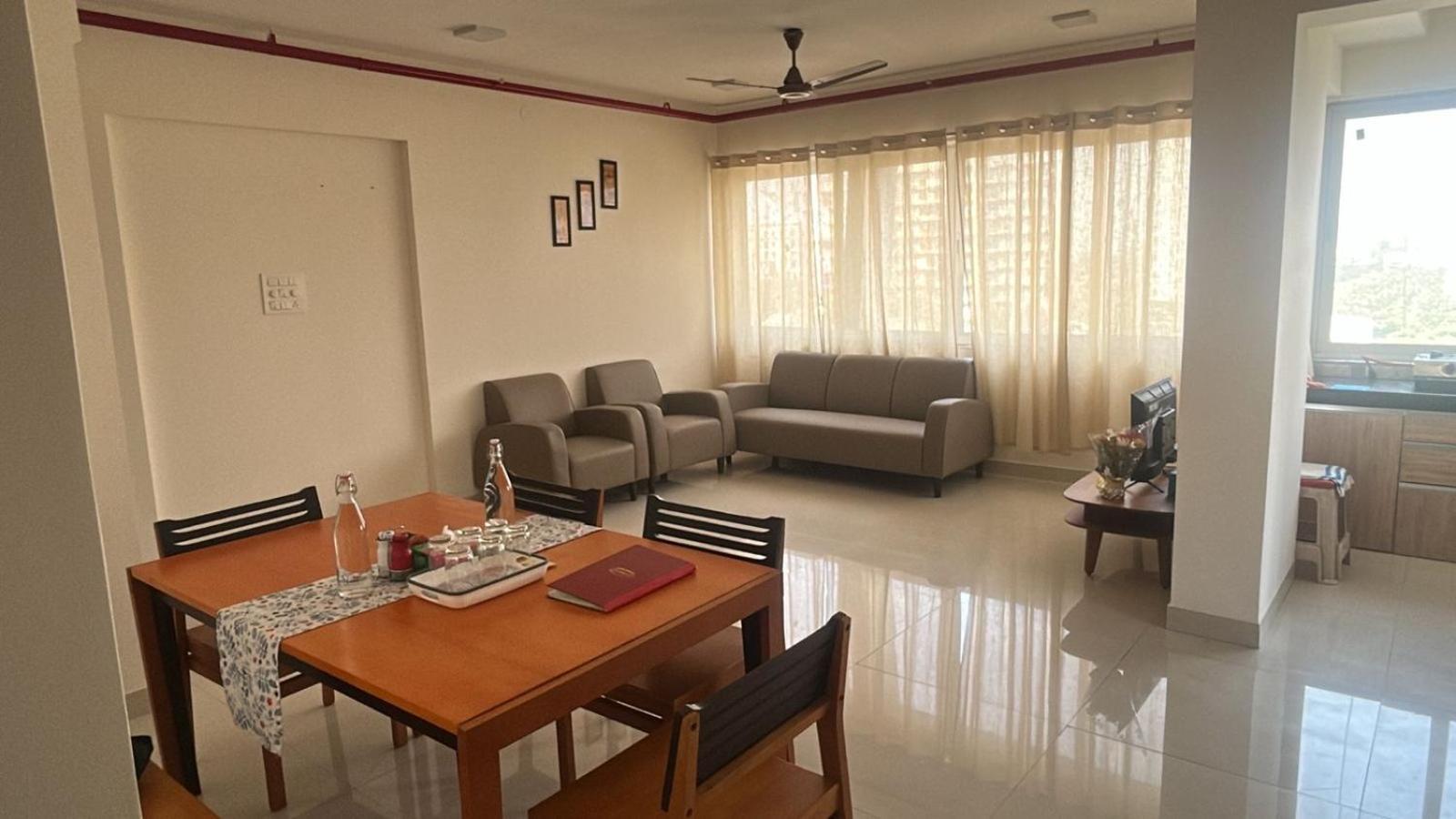 Luna Spaces -bella Vista Near International Airport Iit Powaii * Mumbai
