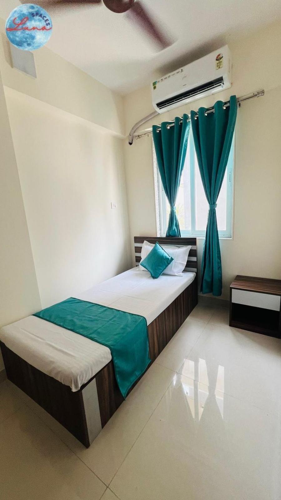 Luna Spaces -bella Vista Near International Airport Iit Powaii Homestay *