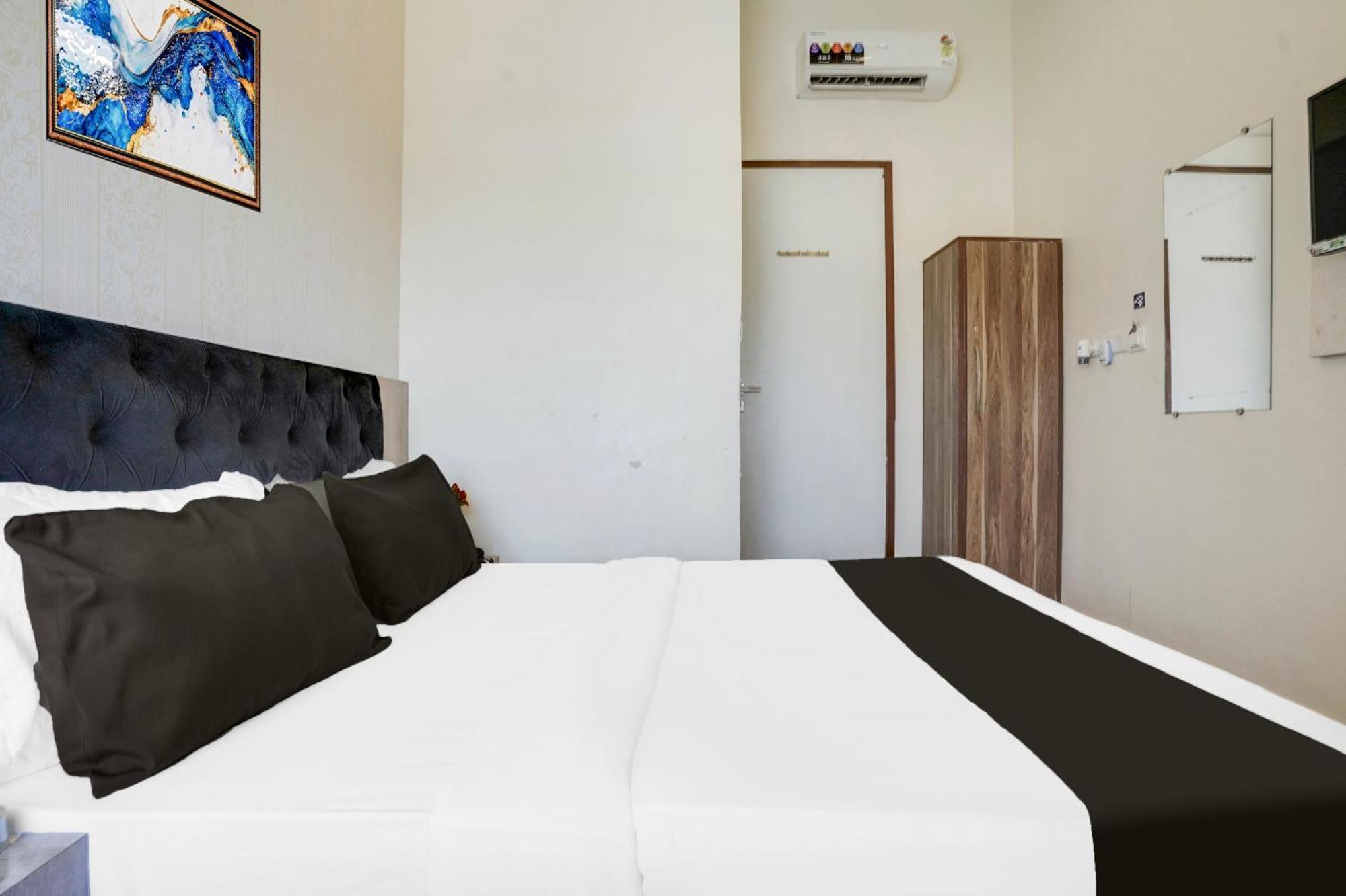 Hotel Super Collection O Parle Formerly Freedom Star 3*
