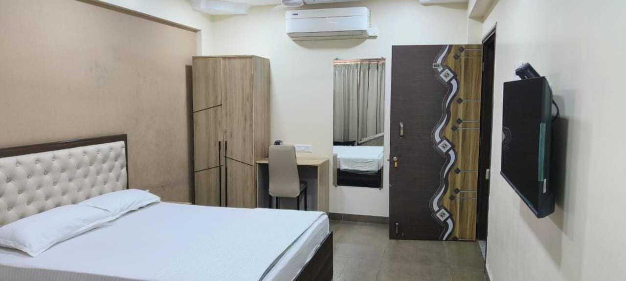 Hotel O A R Residency *