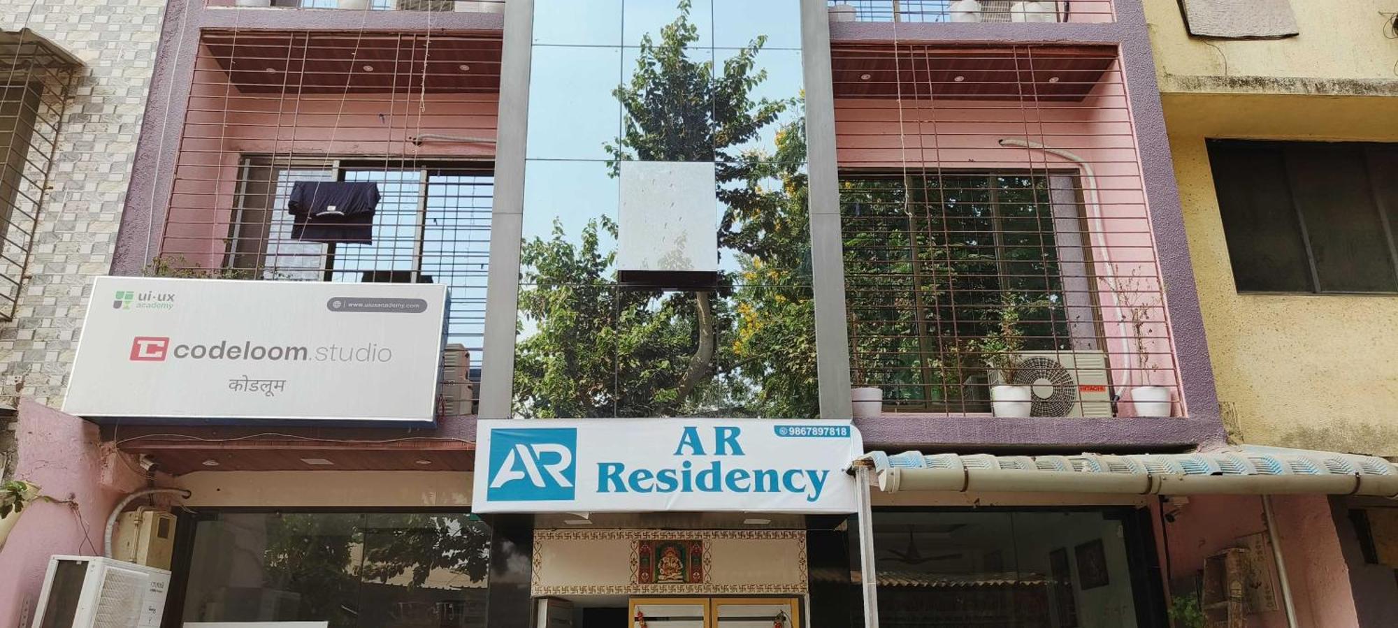 O A R Residency Hotel *