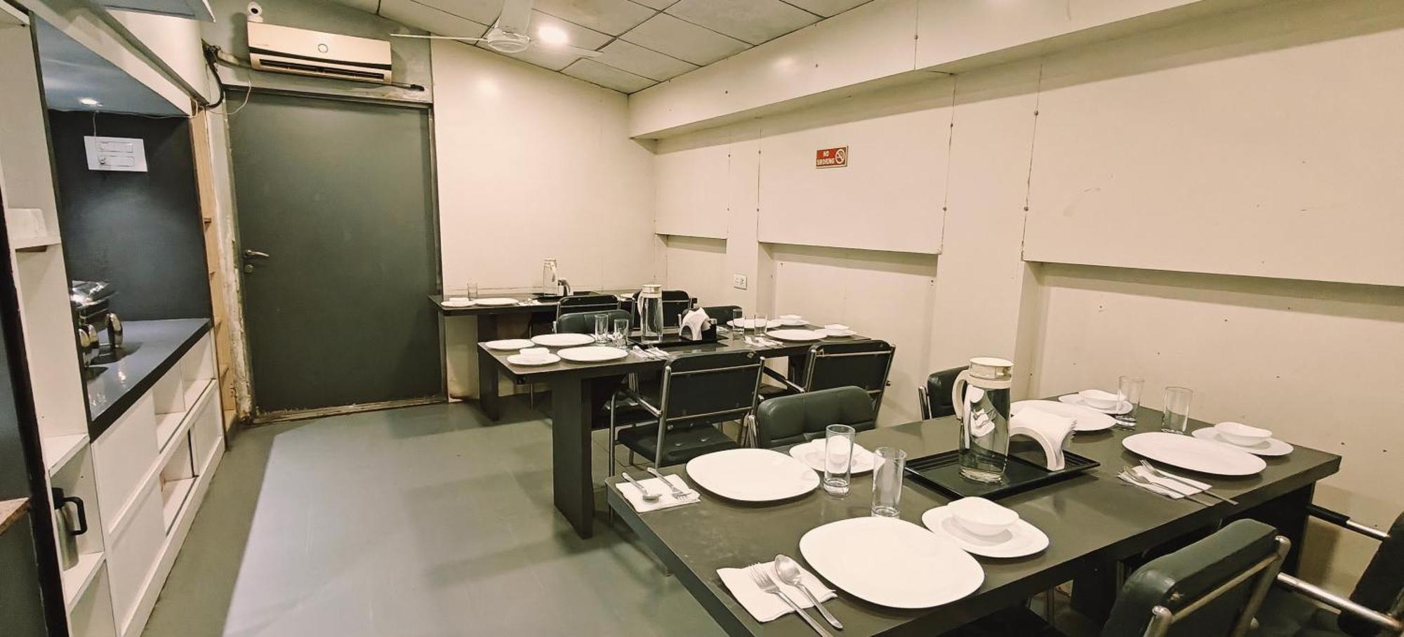 Tim Service Apartment Goregaon East Near Nesco Hotel