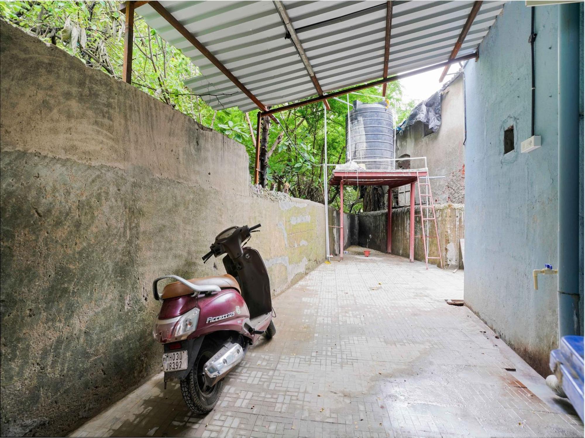 O King Residency Near Bharat Talkies Hotel 4*