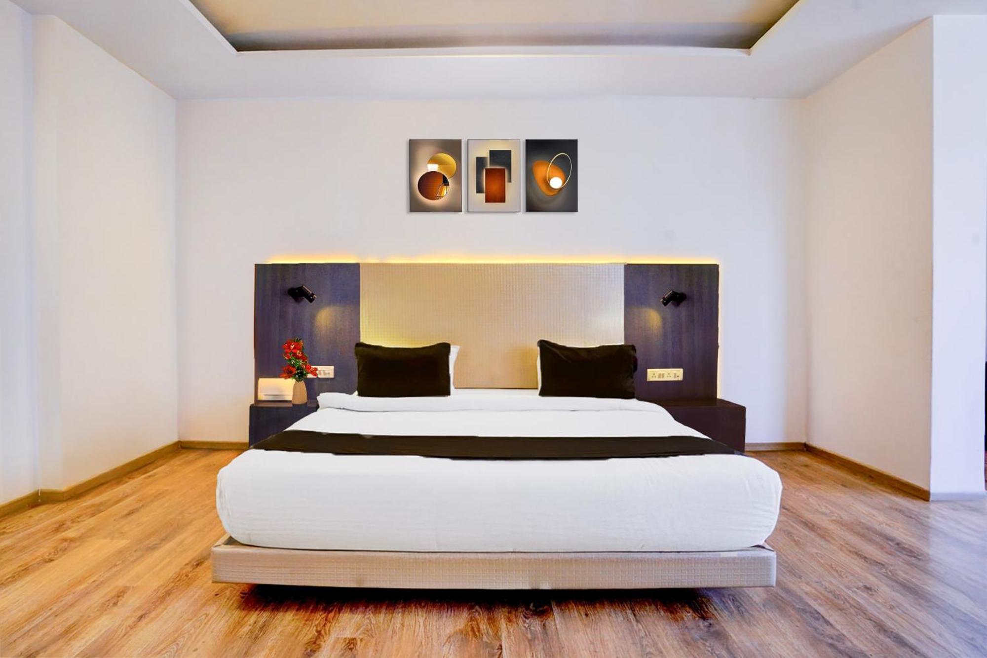 Super Townhouse Exhibition Centre Goregaon 3*