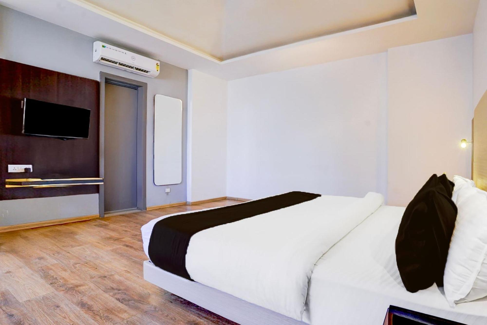 Super Townhouse Exhibition Centre Goregaon Mumbai