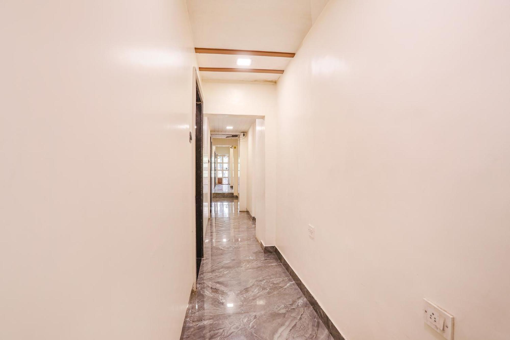 Fabexpress Versova Residency - Nr Kokilaben Hospital Hotel