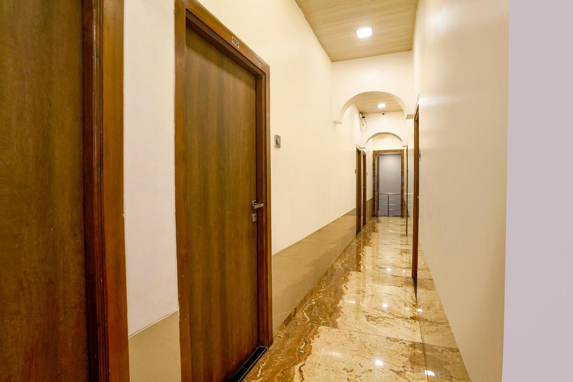 Fabexpress Malali Residency Hotel 4*