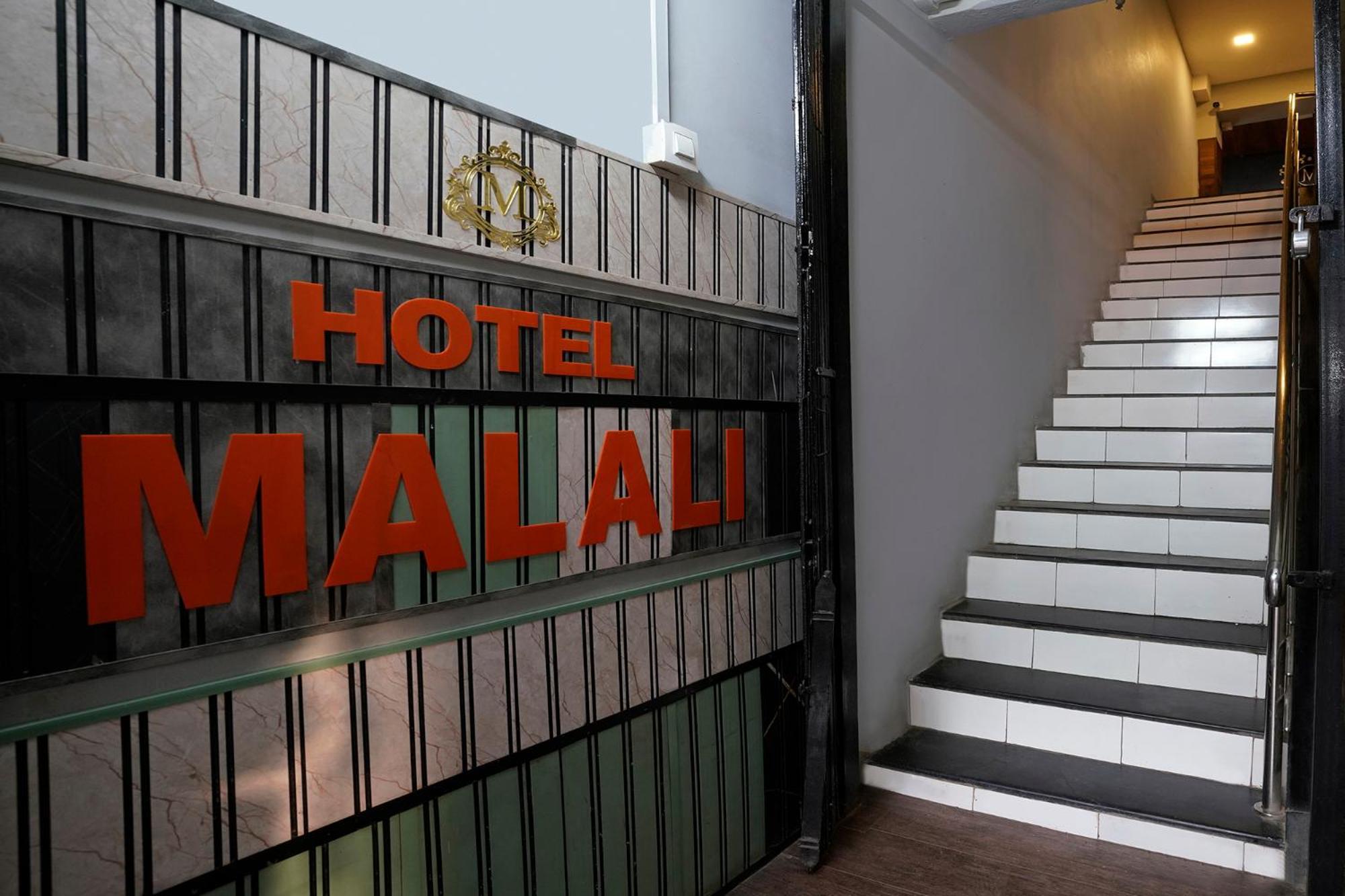 Fabexpress Malali Residency Hotel 4*
