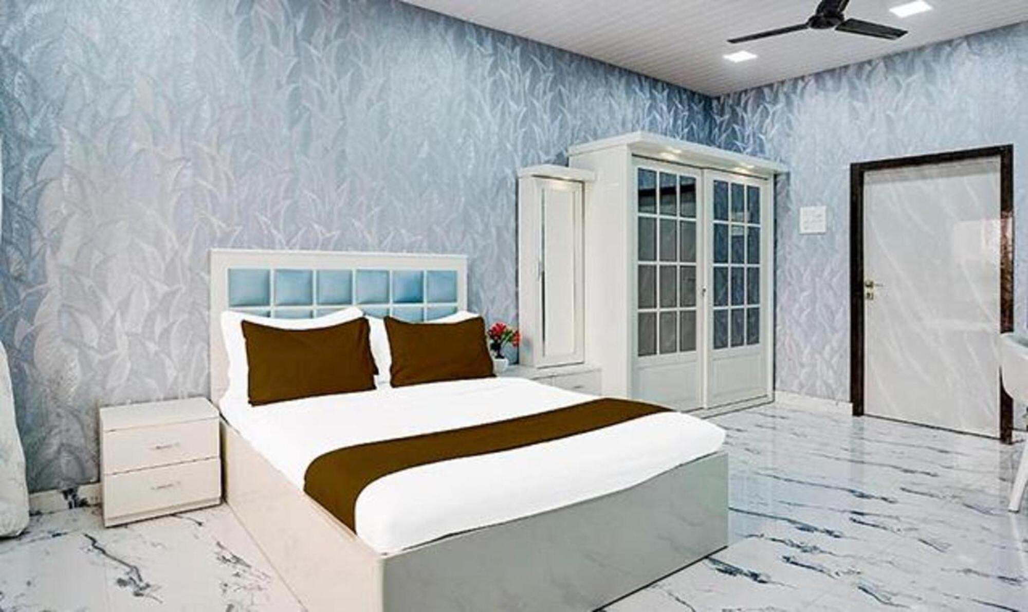 Fabhotel Hans Residency 3*