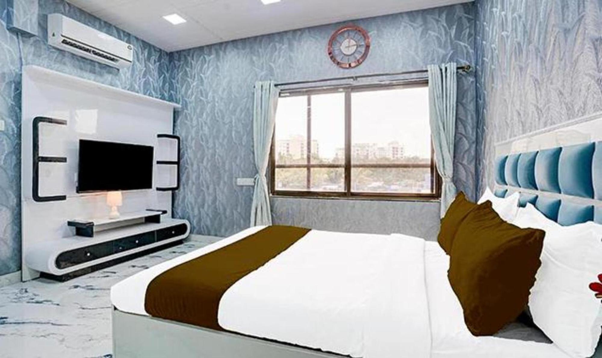 Hotel Fabhotel Hans Residency 3*