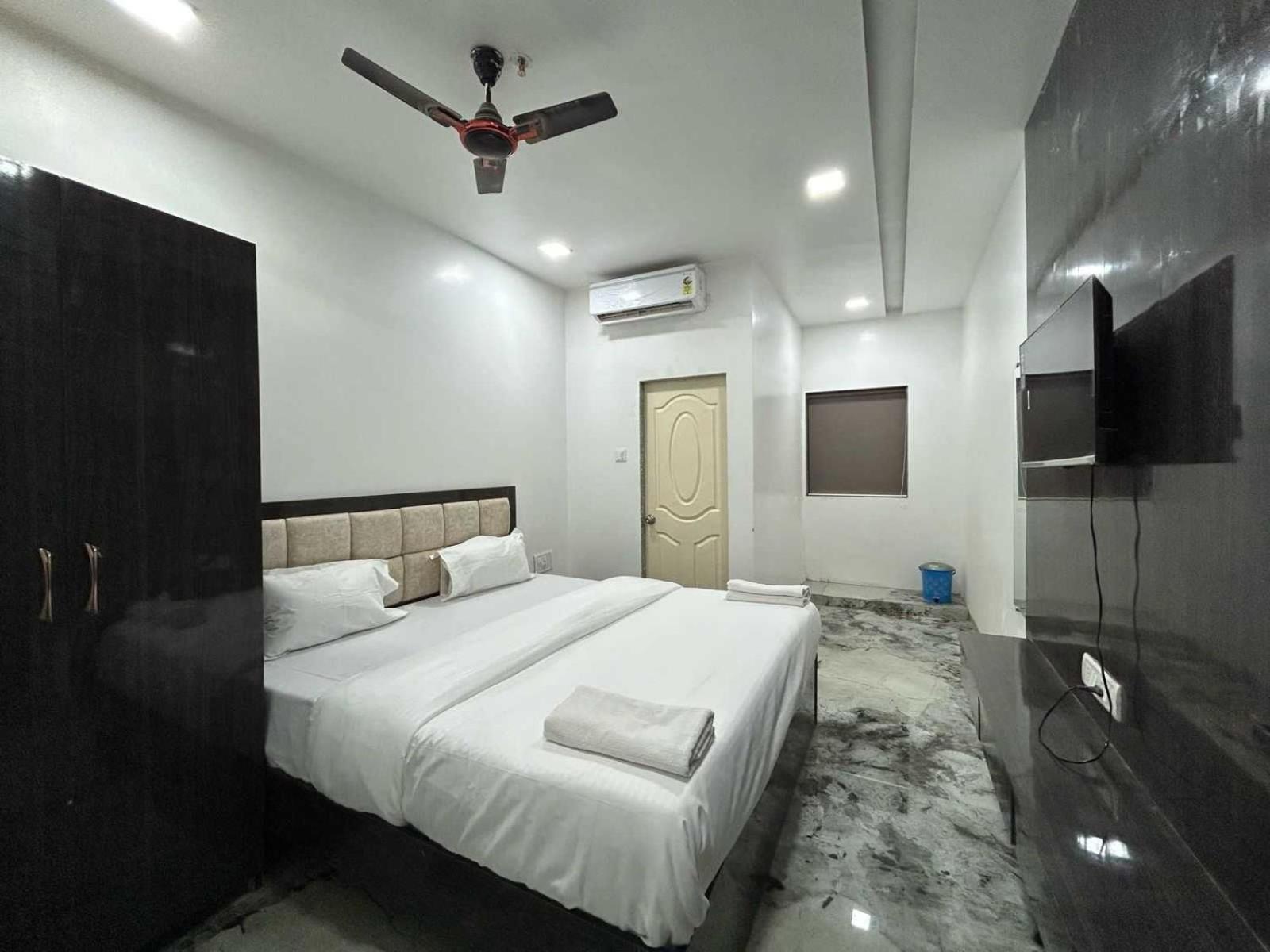 Hotel O Yash Residency 3*