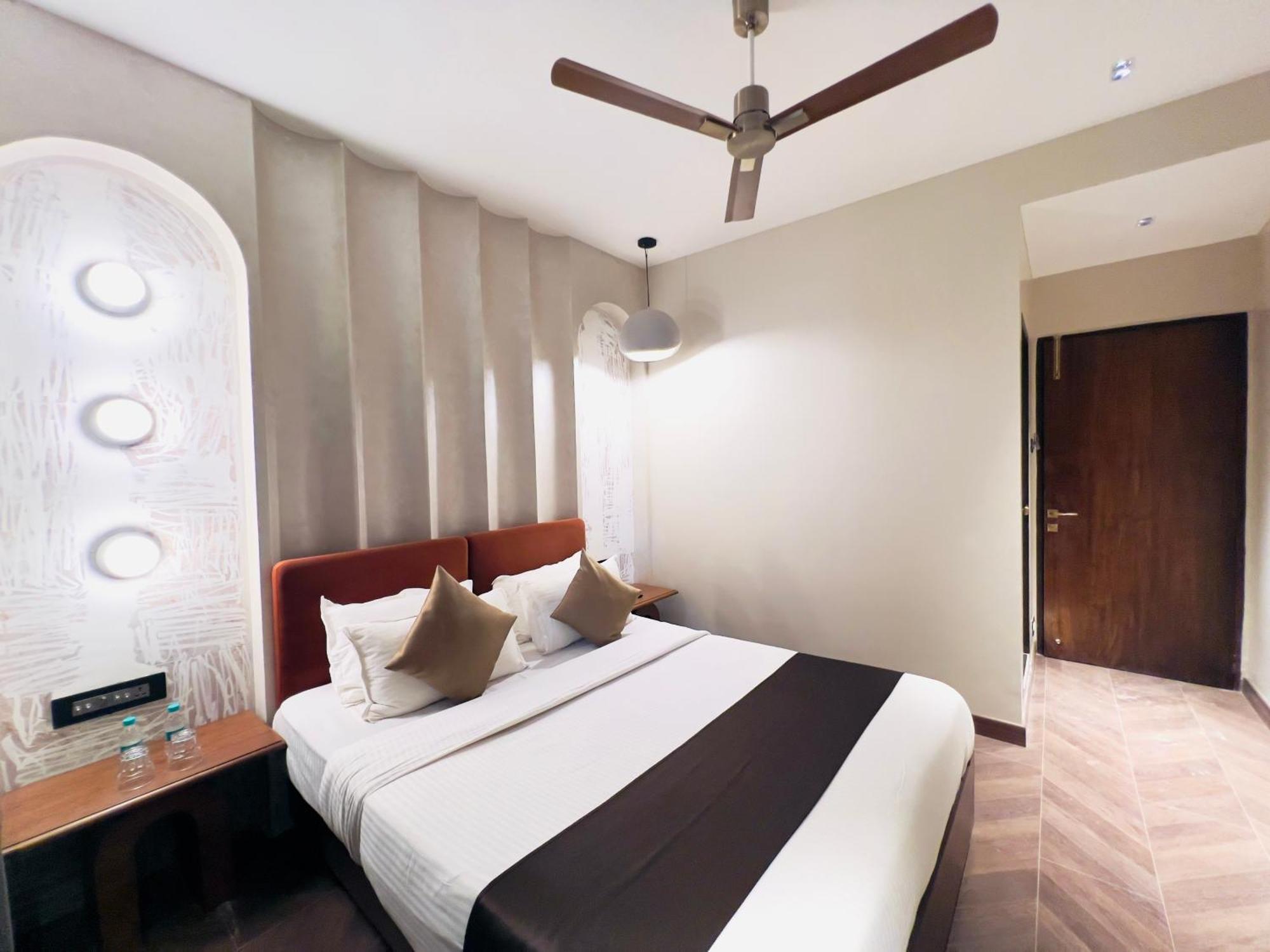 Hotel White Pearl - Colaba