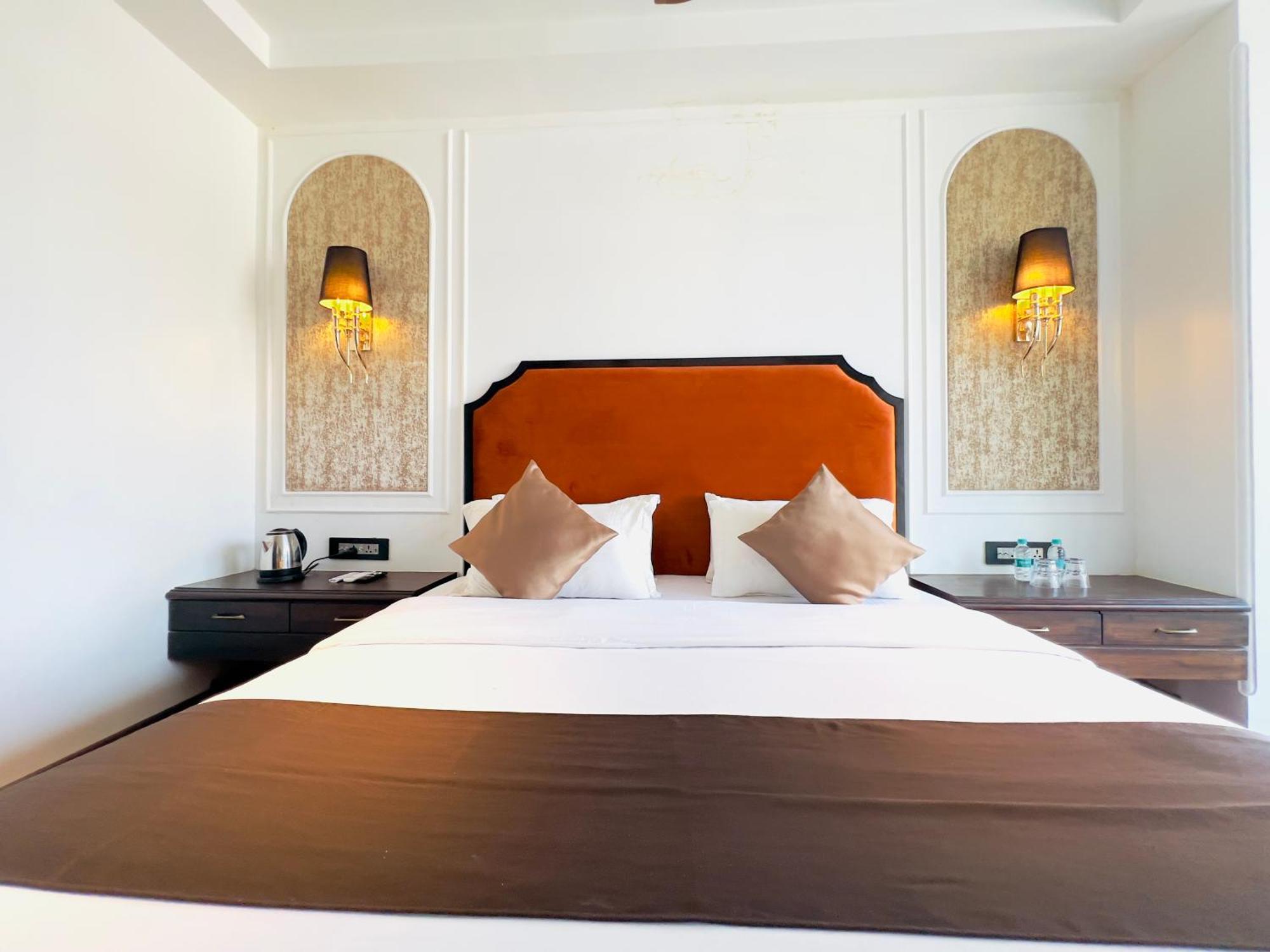 White Pearl - Colaba Hotel Mumbai