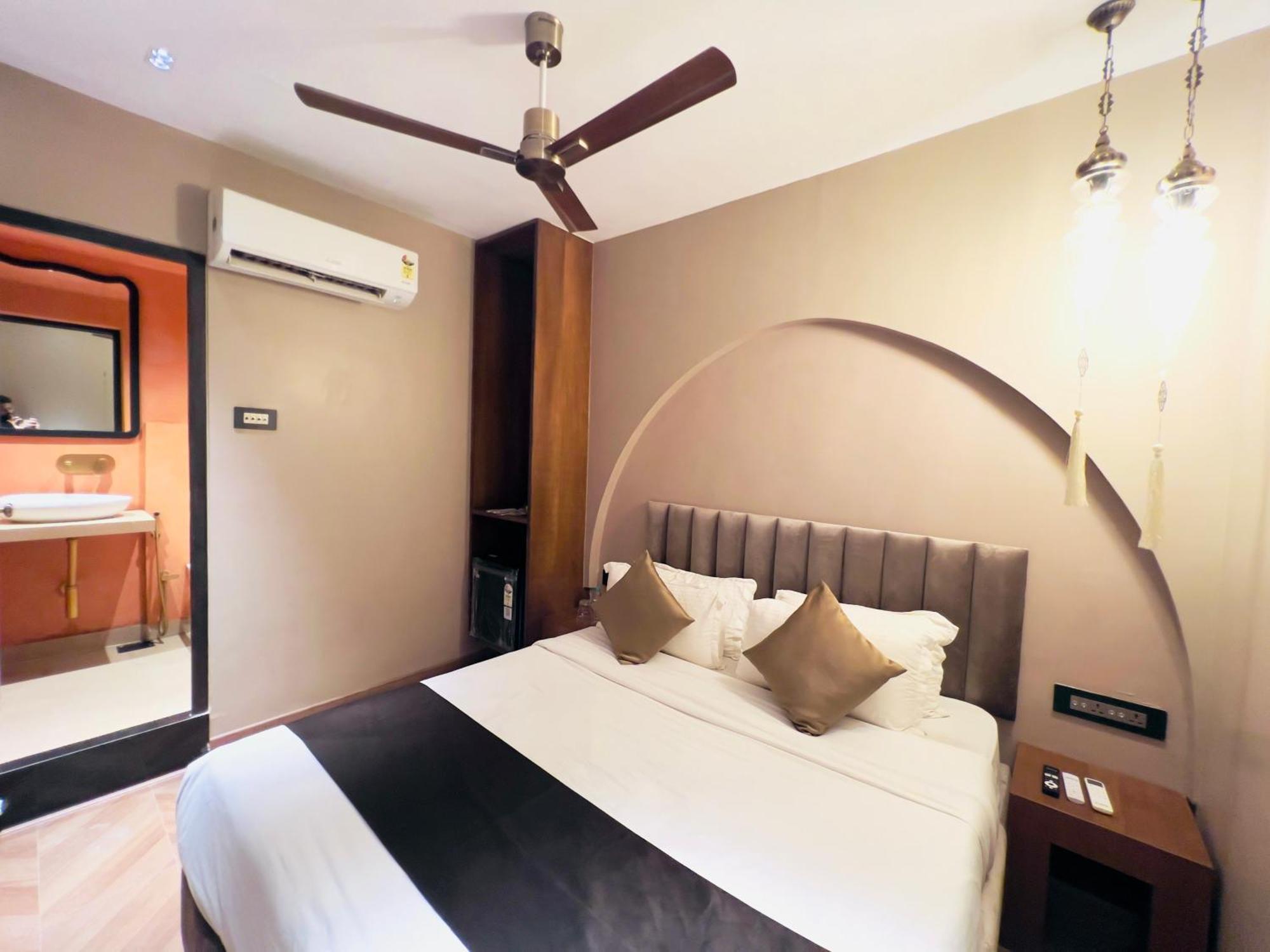 White Pearl - Colaba Hotel Mumbai