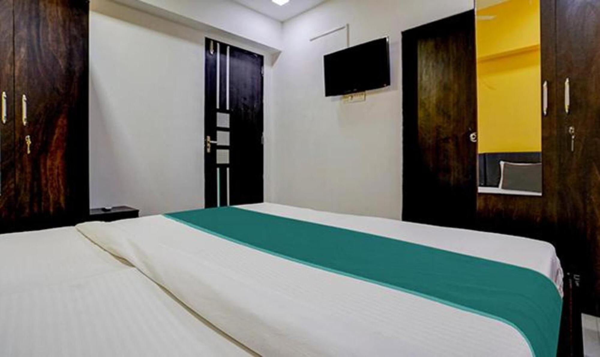 Fabhotel Rio House