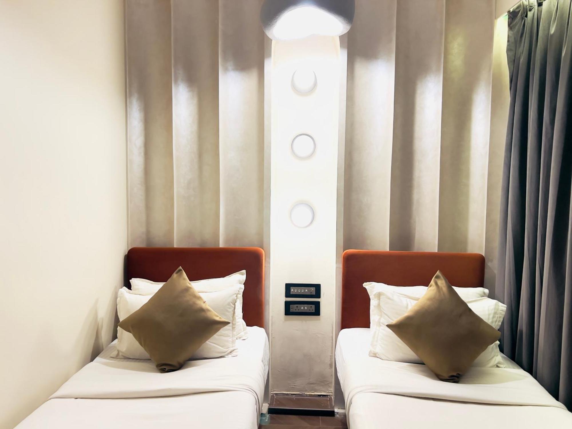 White Pearl - Colaba