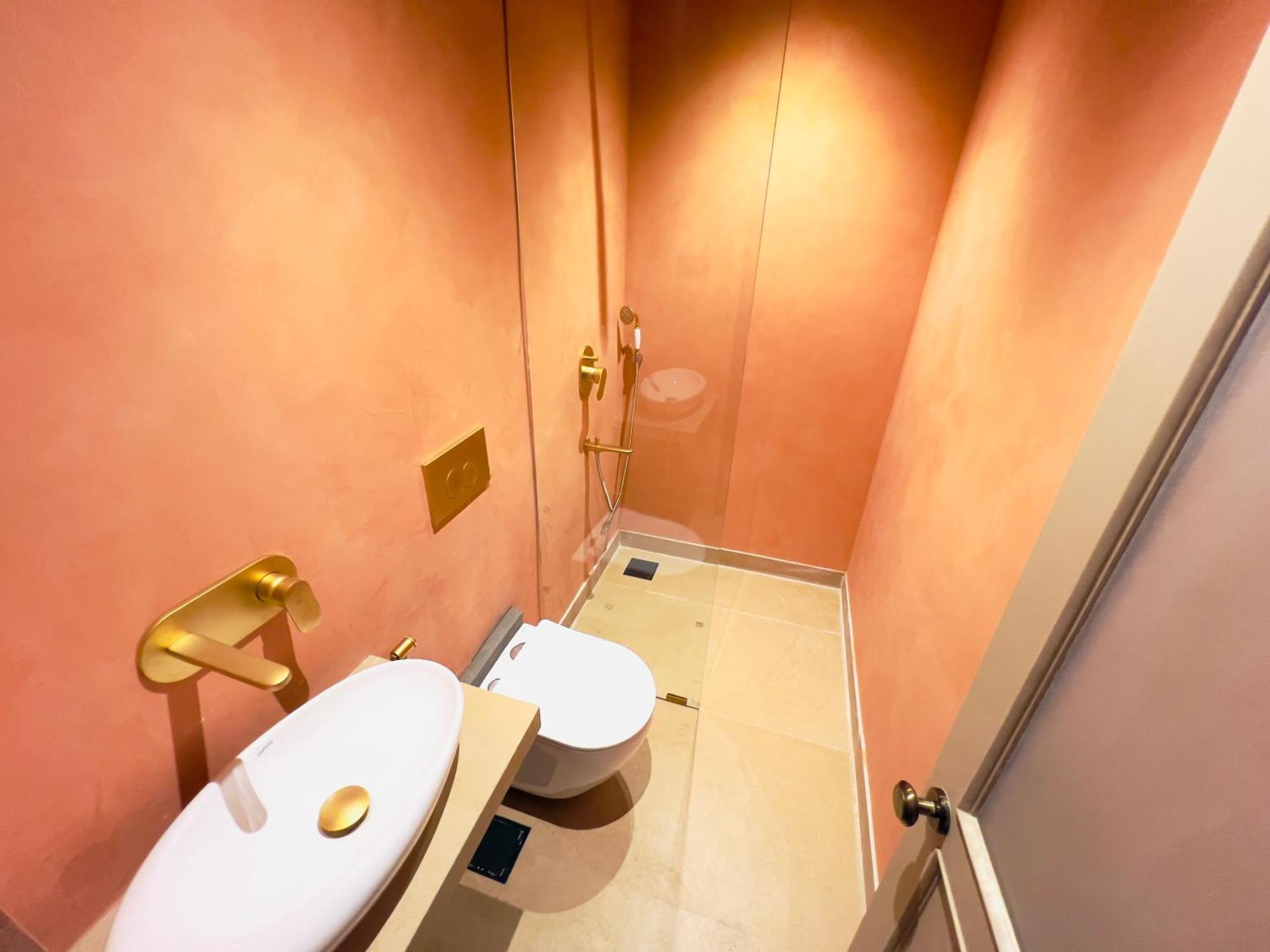 White Pearl - Colaba Hotel 3*