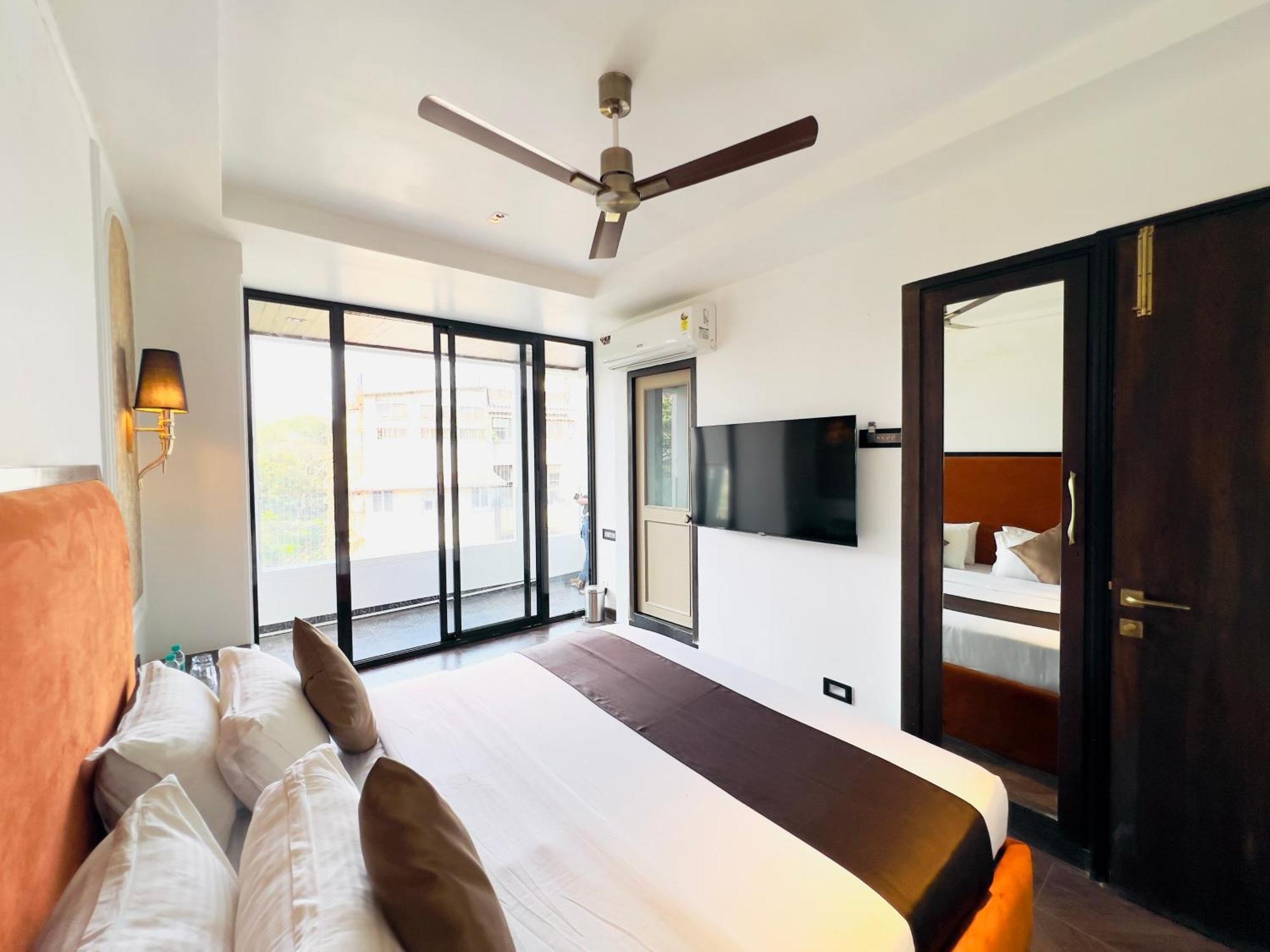 White Pearl - Colaba Hotel 3*