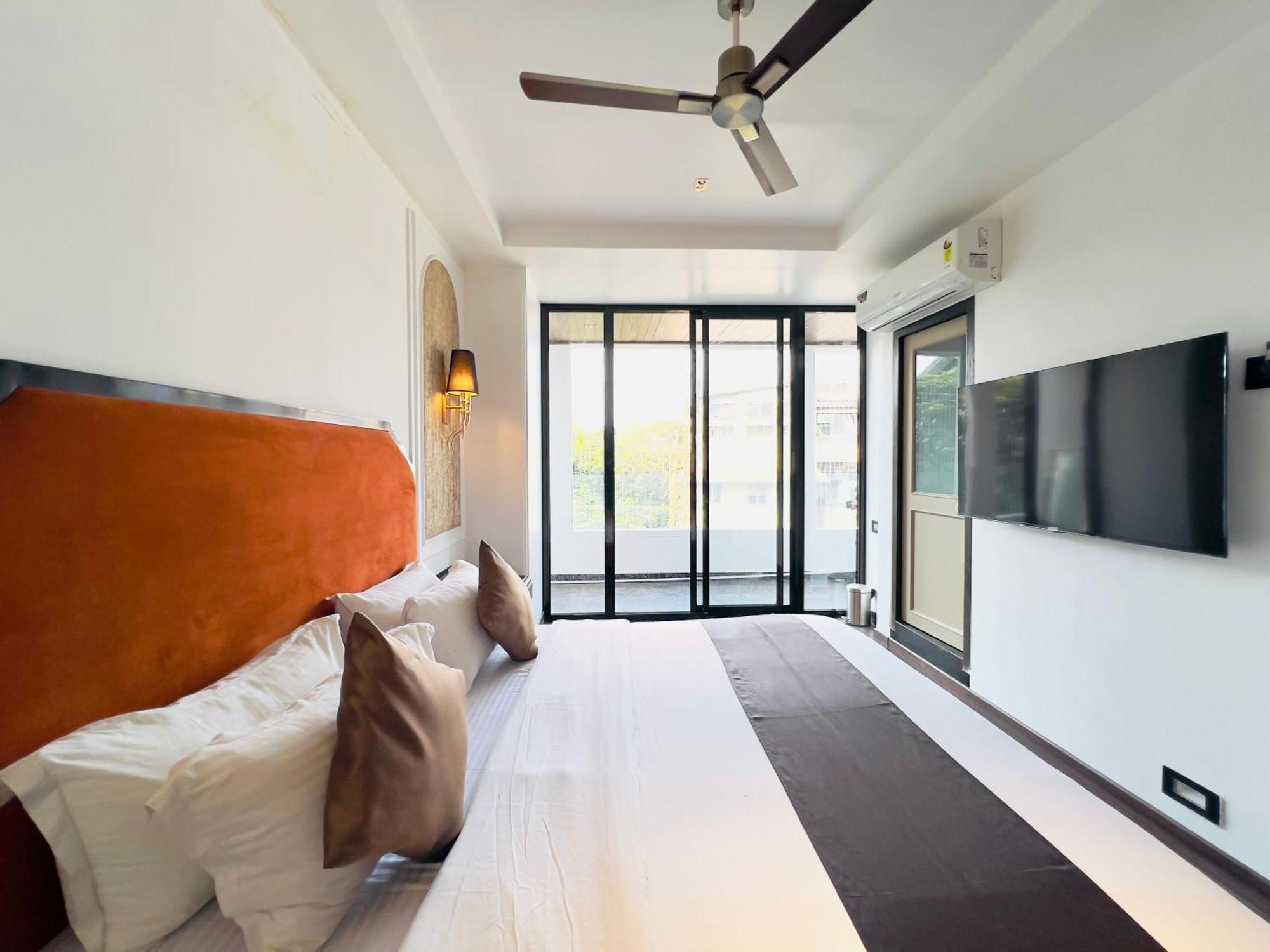Hotel White Pearl - Colaba 3*