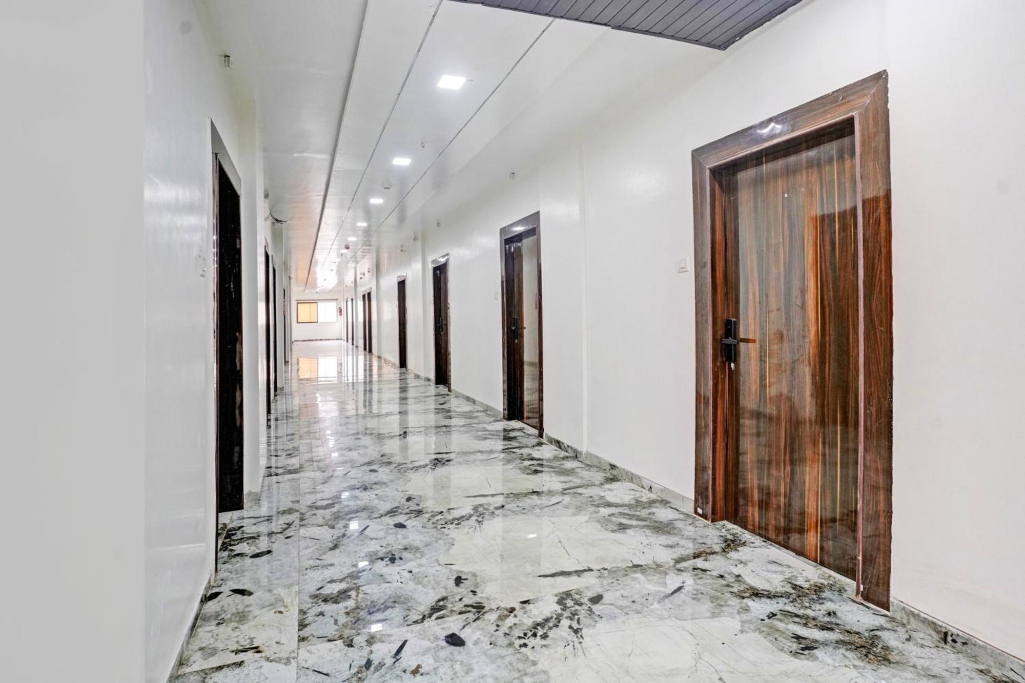 Hotel O Yash Residency 3*