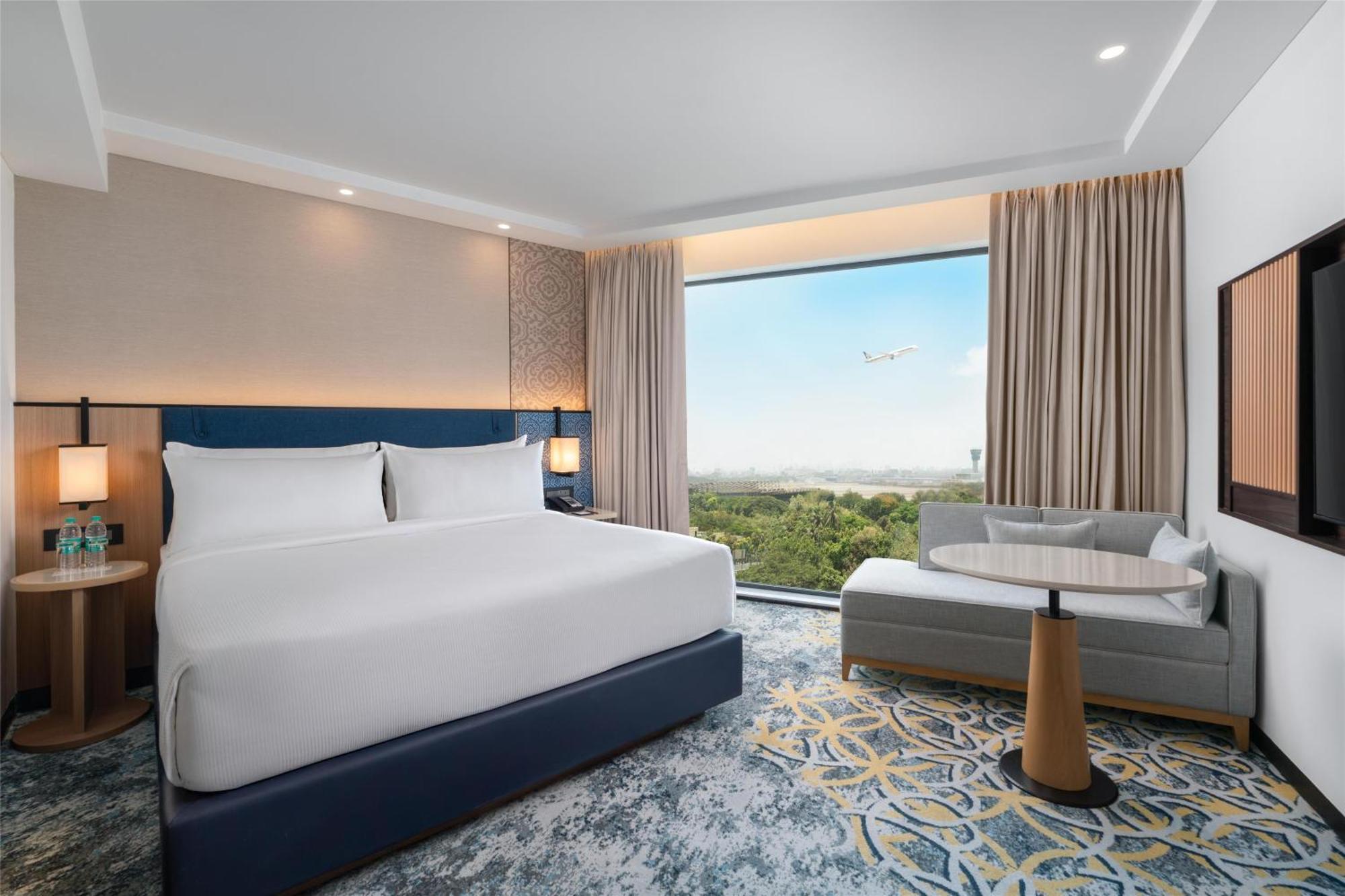 Hilton Garden International Airport Hotel 4*