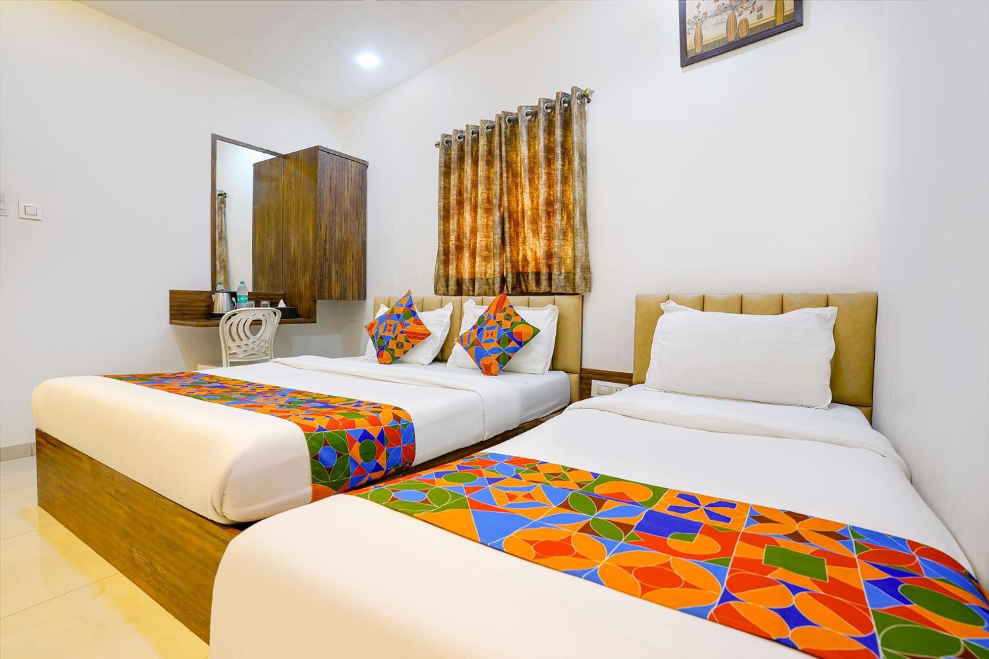 Fabexpress Shahi Palace - Nr - Mumbai International Airport Inn