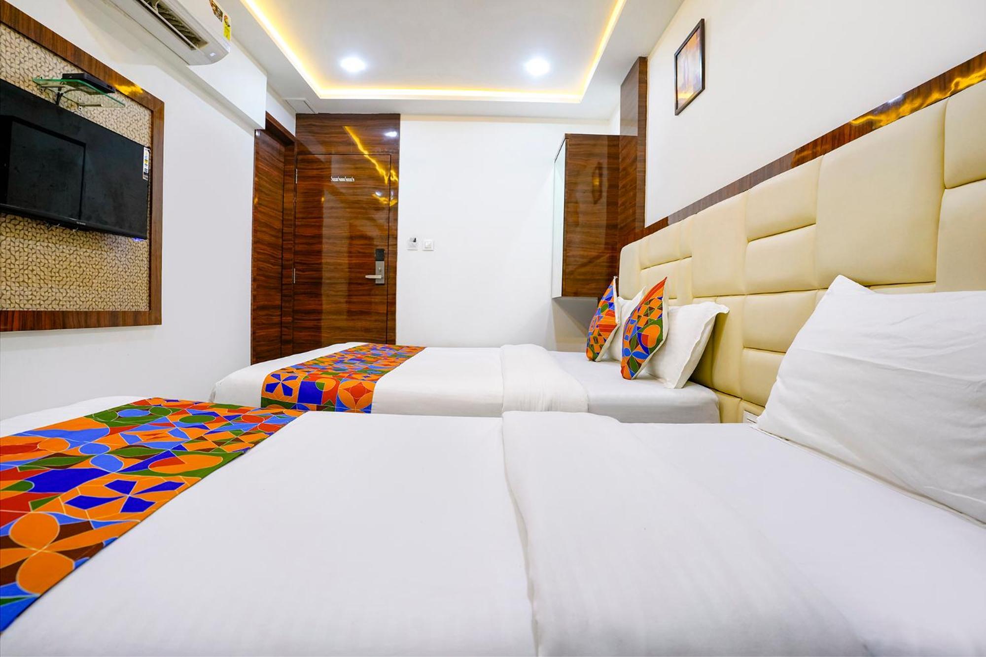 Fabexpress Shahi Palace - Nr - Mumbai International Airport Mumbai