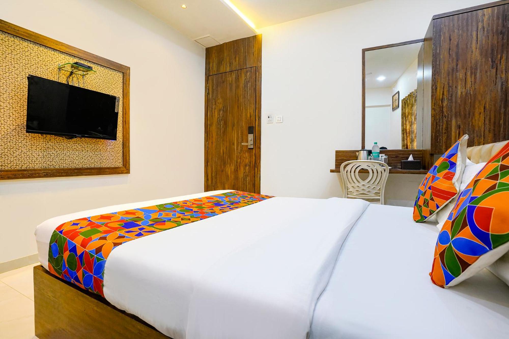Fabexpress Shahi Palace - Nr - Mumbai International Airport * Mumbai