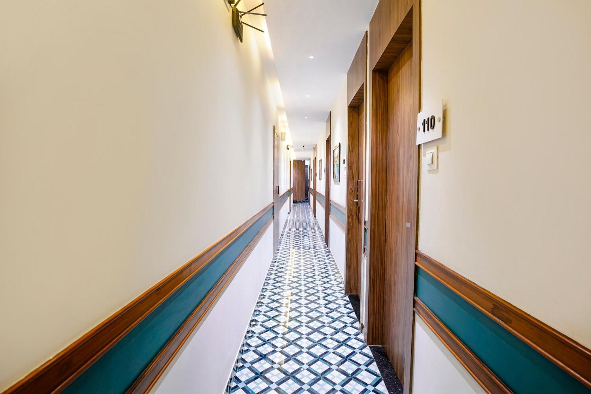 Fabexpress Shahi Palace - Nr - Mumbai International Airport Inn Mumbai
